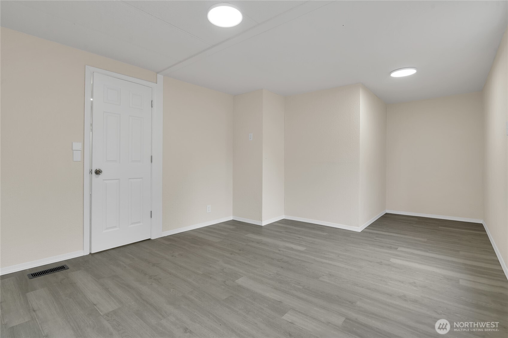 421 E Wood Lane