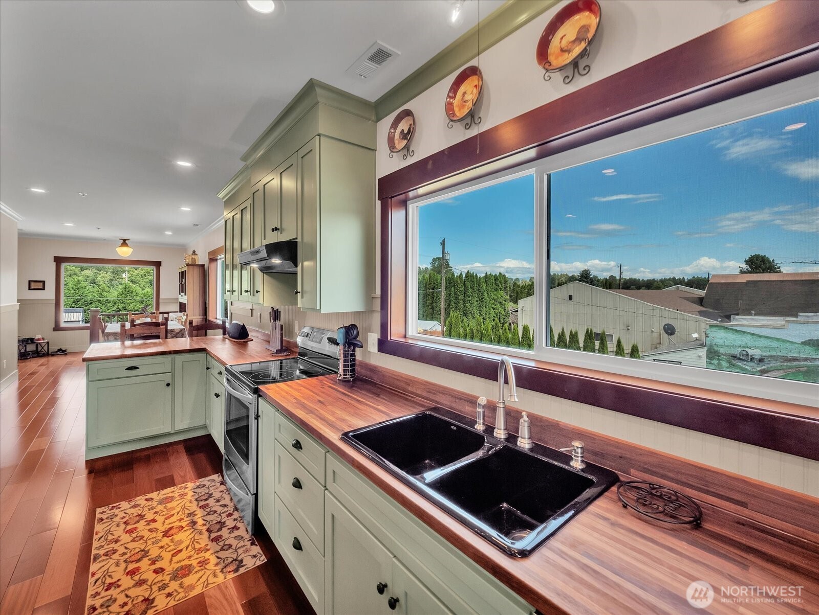 1421 Pioneer Highway