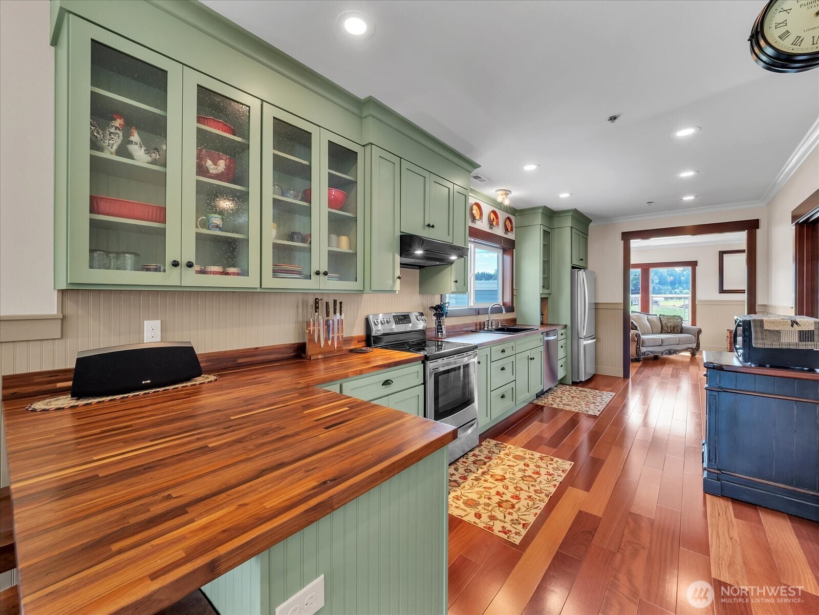 1421 Pioneer Highway