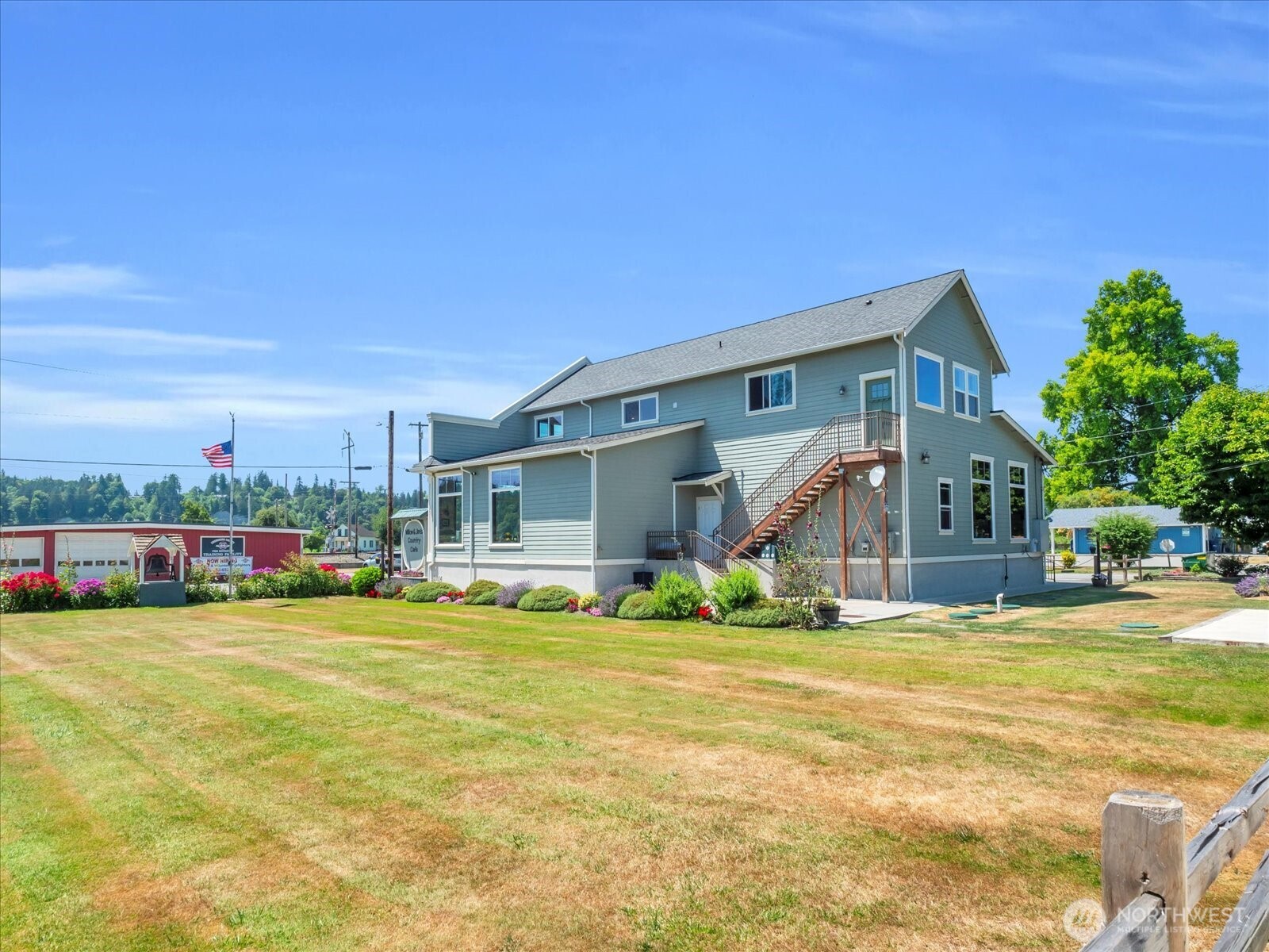 1421 Pioneer Highway