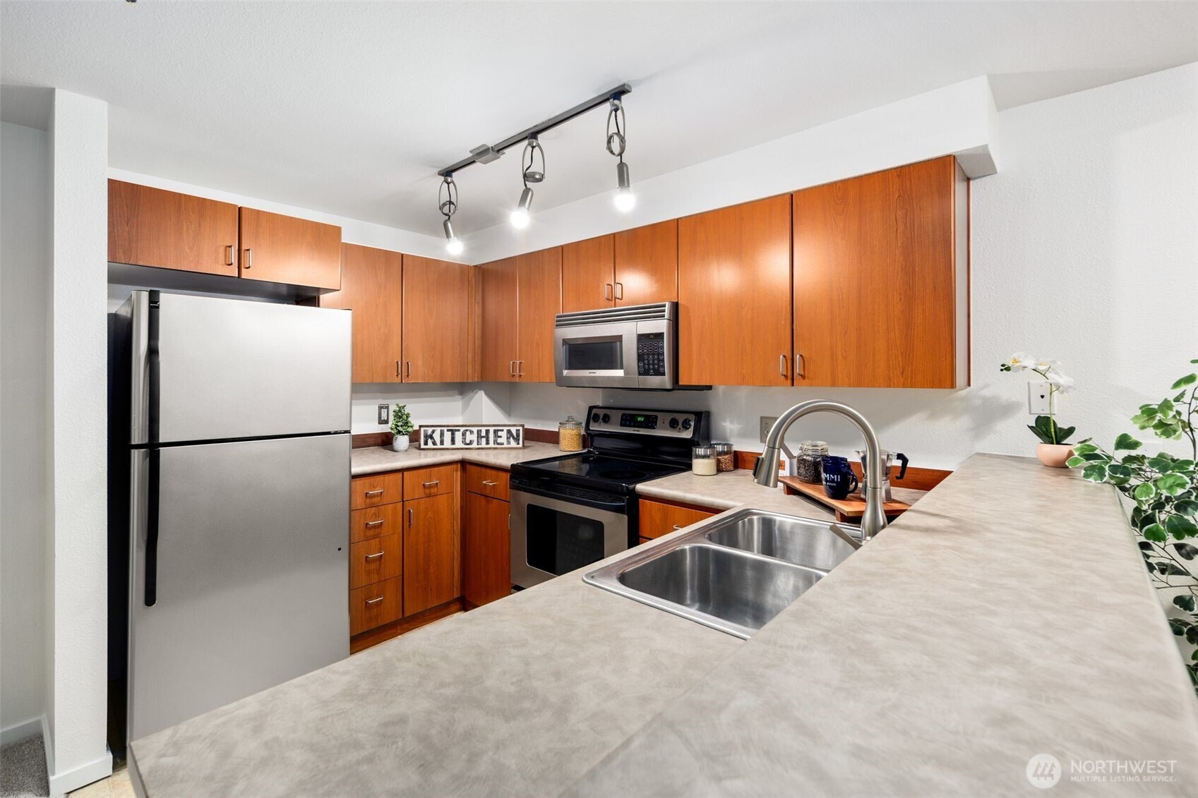 8745 Greenwood Avenue N Unit: 209