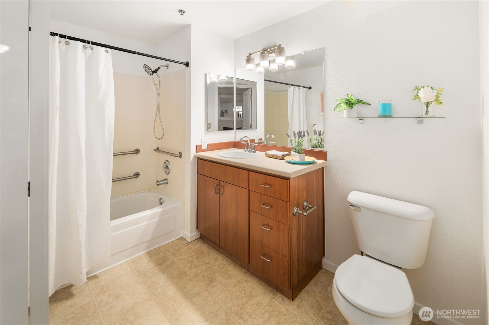 8745 Greenwood Avenue N Unit: 209