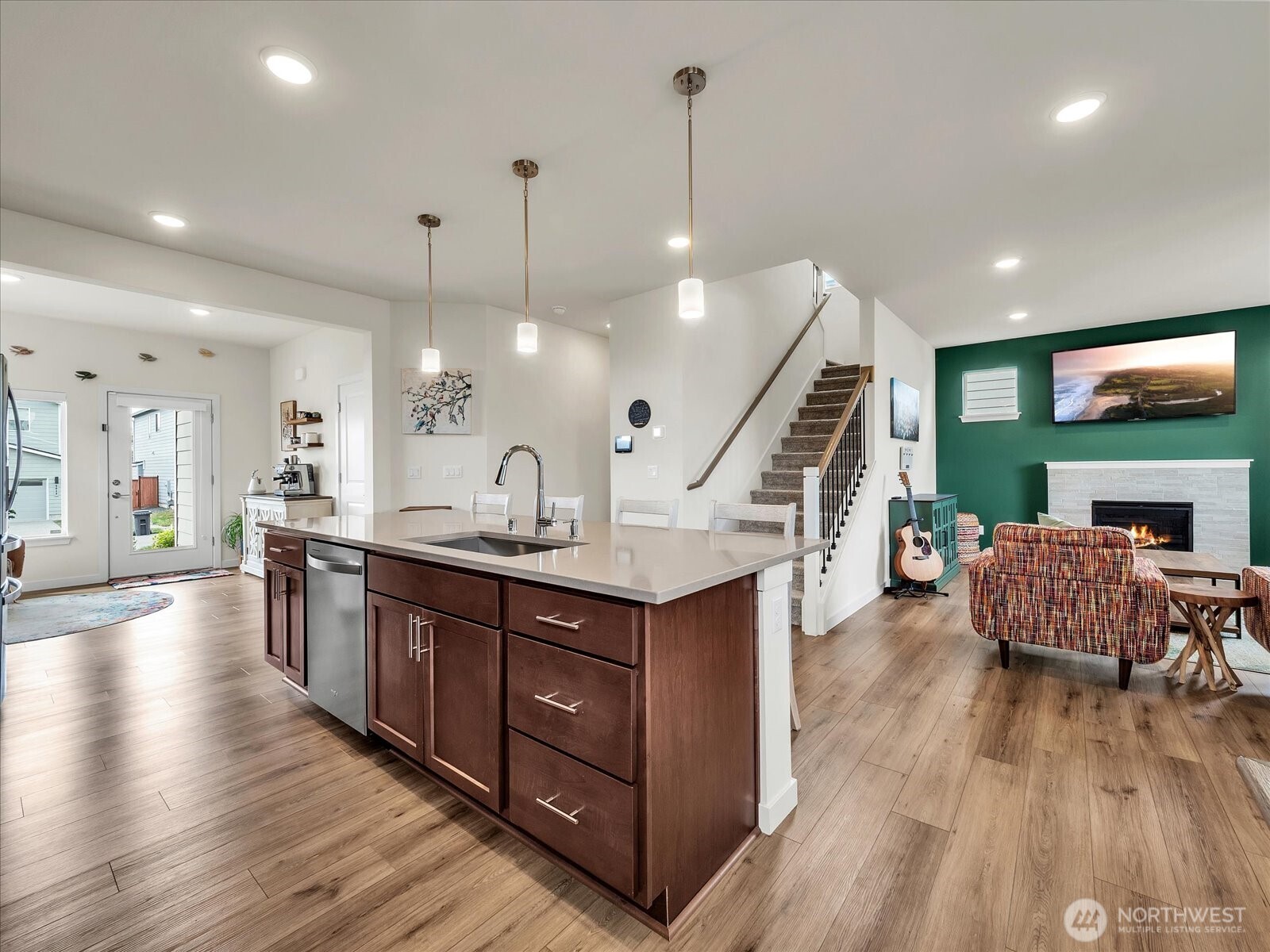 5044 87th Avenue NE