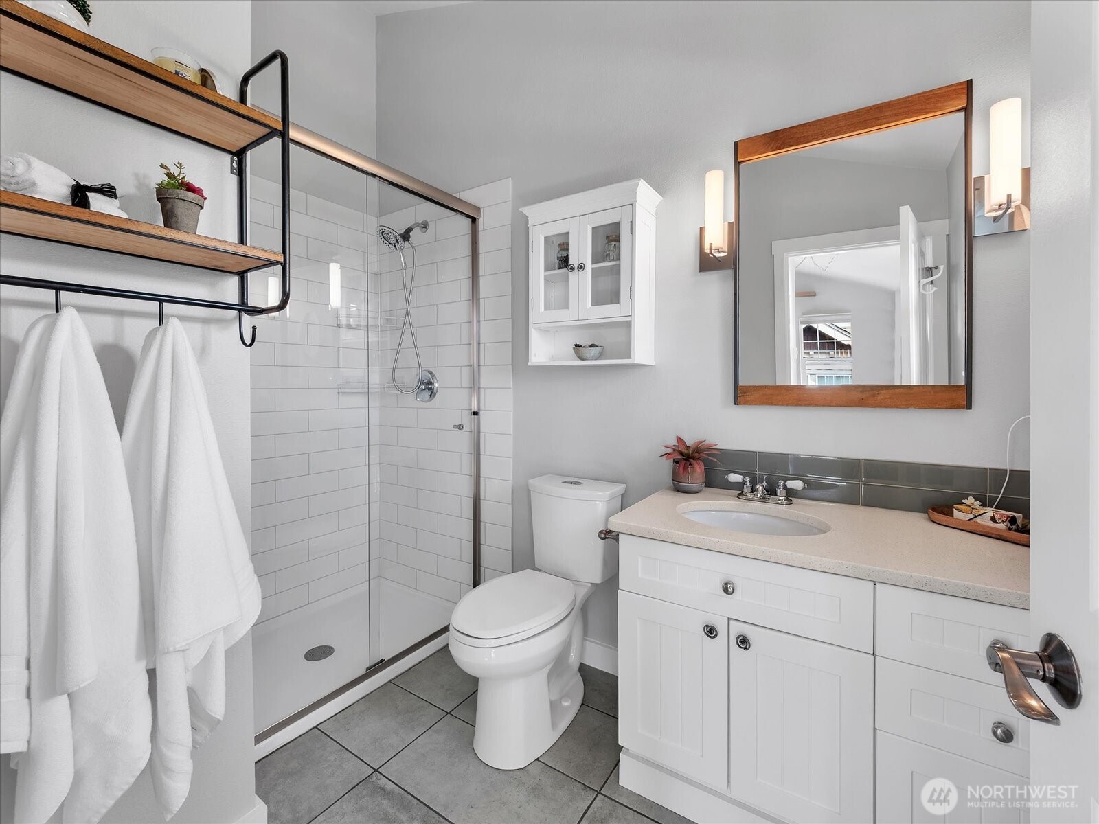 5430 California Avenue SW Unit: 3B