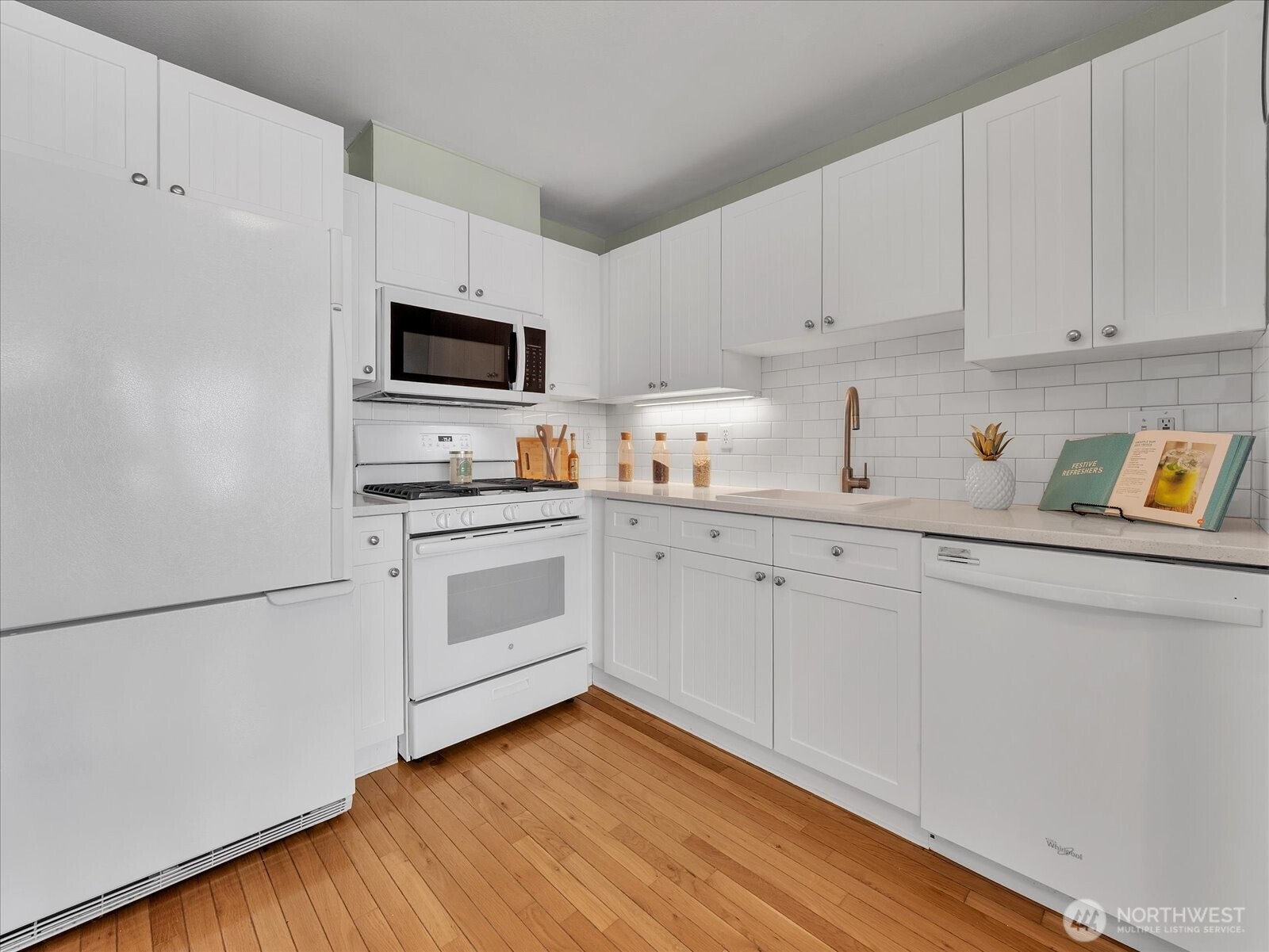 5430 California Avenue SW Unit: 3B