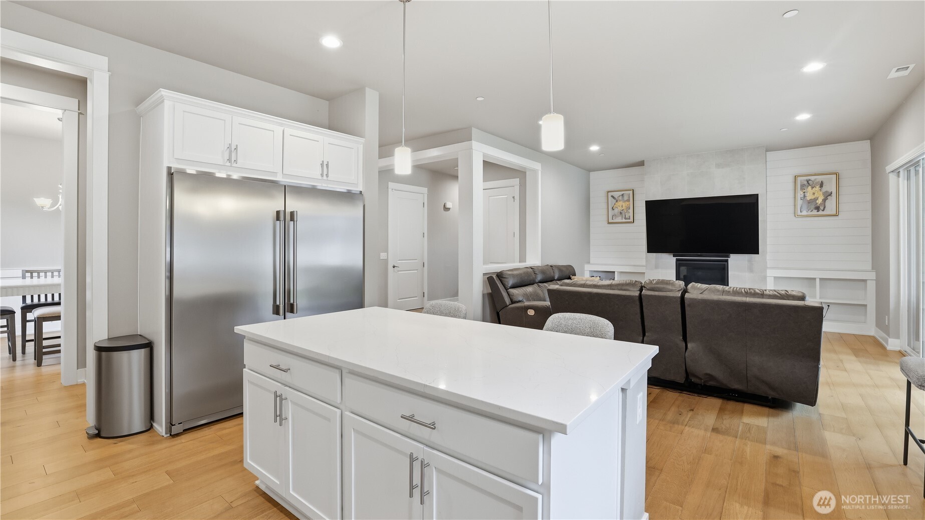 611 20th Avenue Ct SW