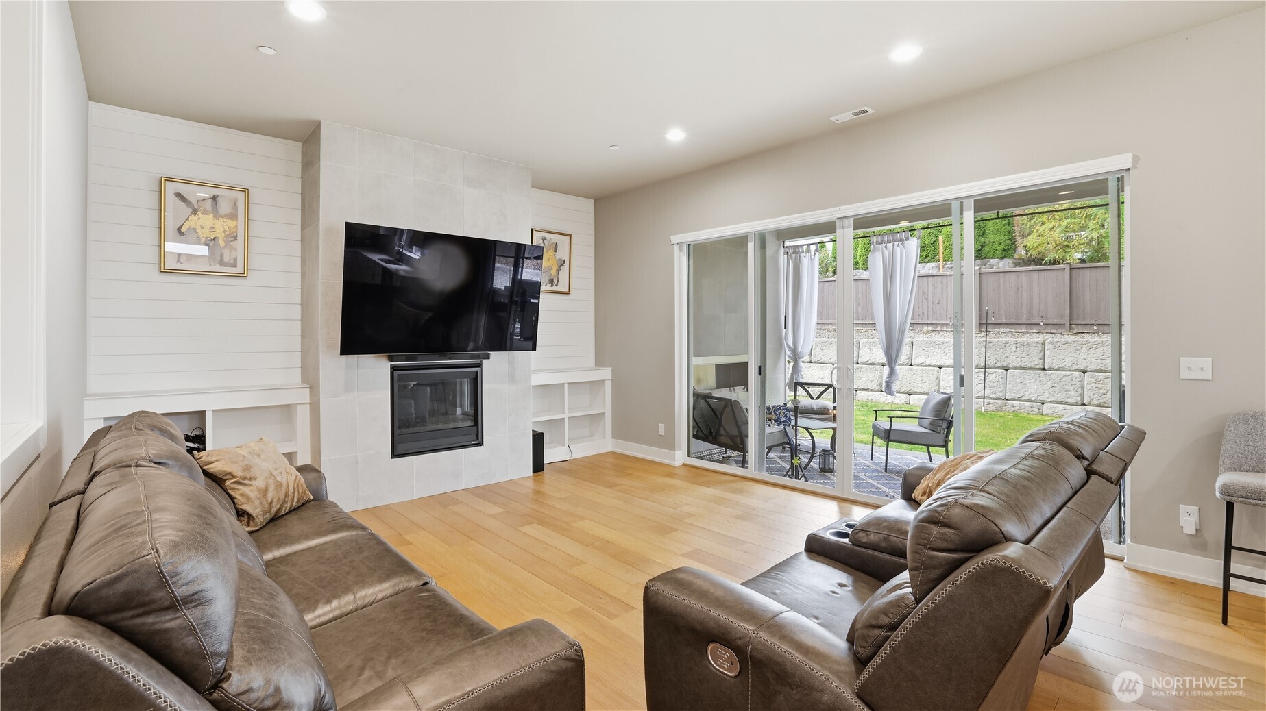 611 20th Avenue Ct SW