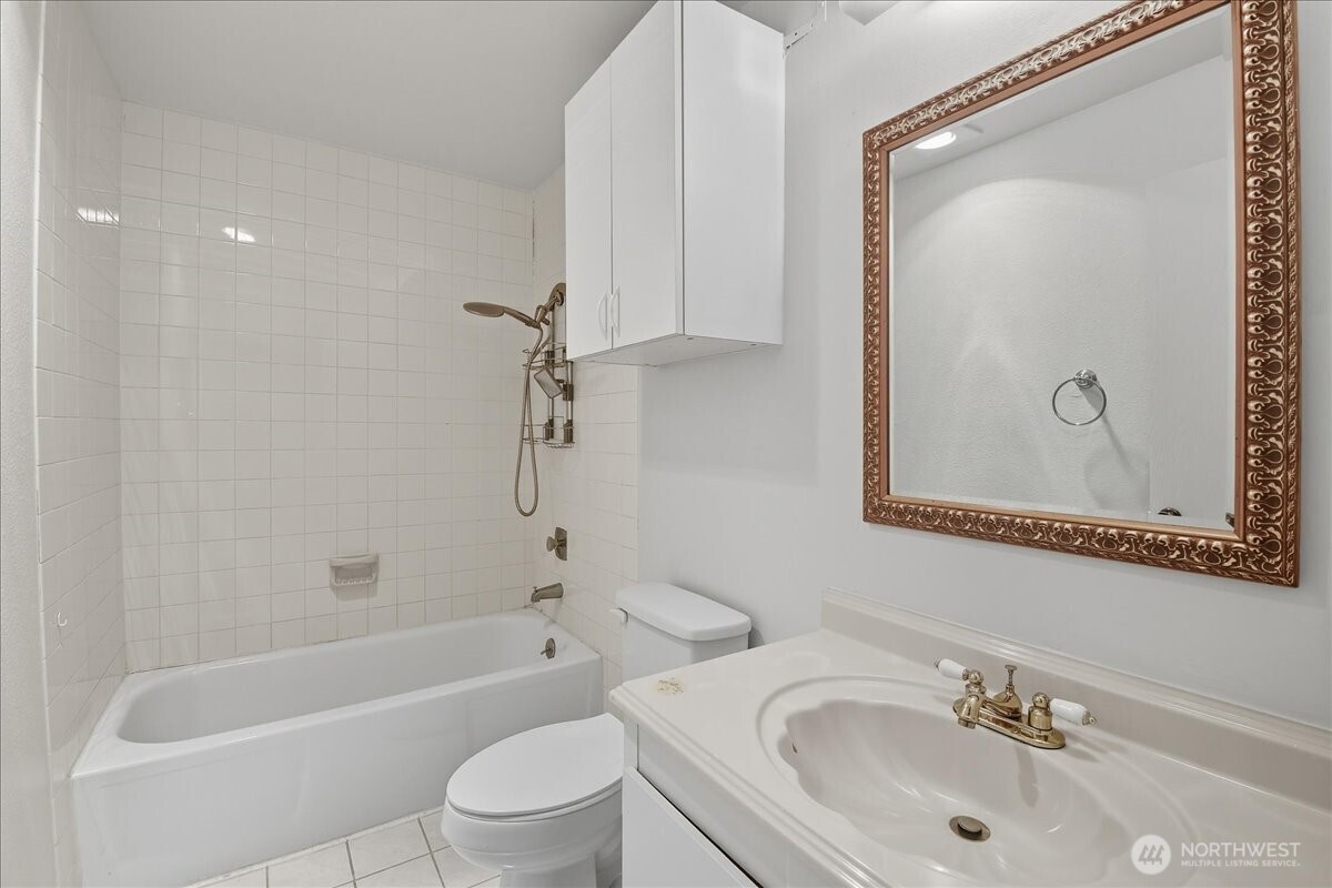 17431 Ambaum Boulevard S Unit: B12