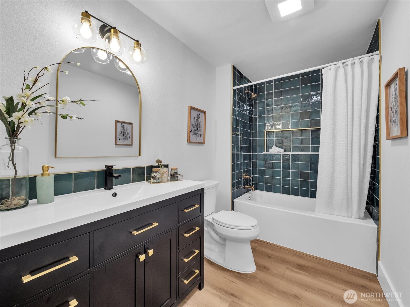 13046 15th Avenue NE