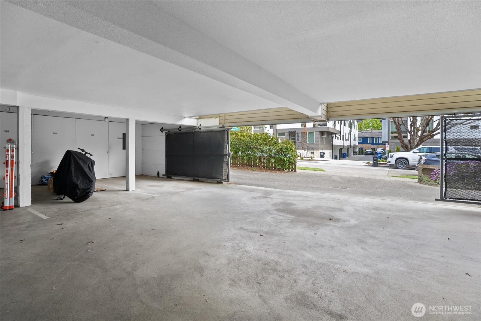 1109 N Allen Place Unit: 205