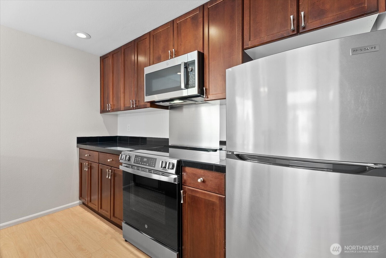 1109 N Allen Place Unit: 205