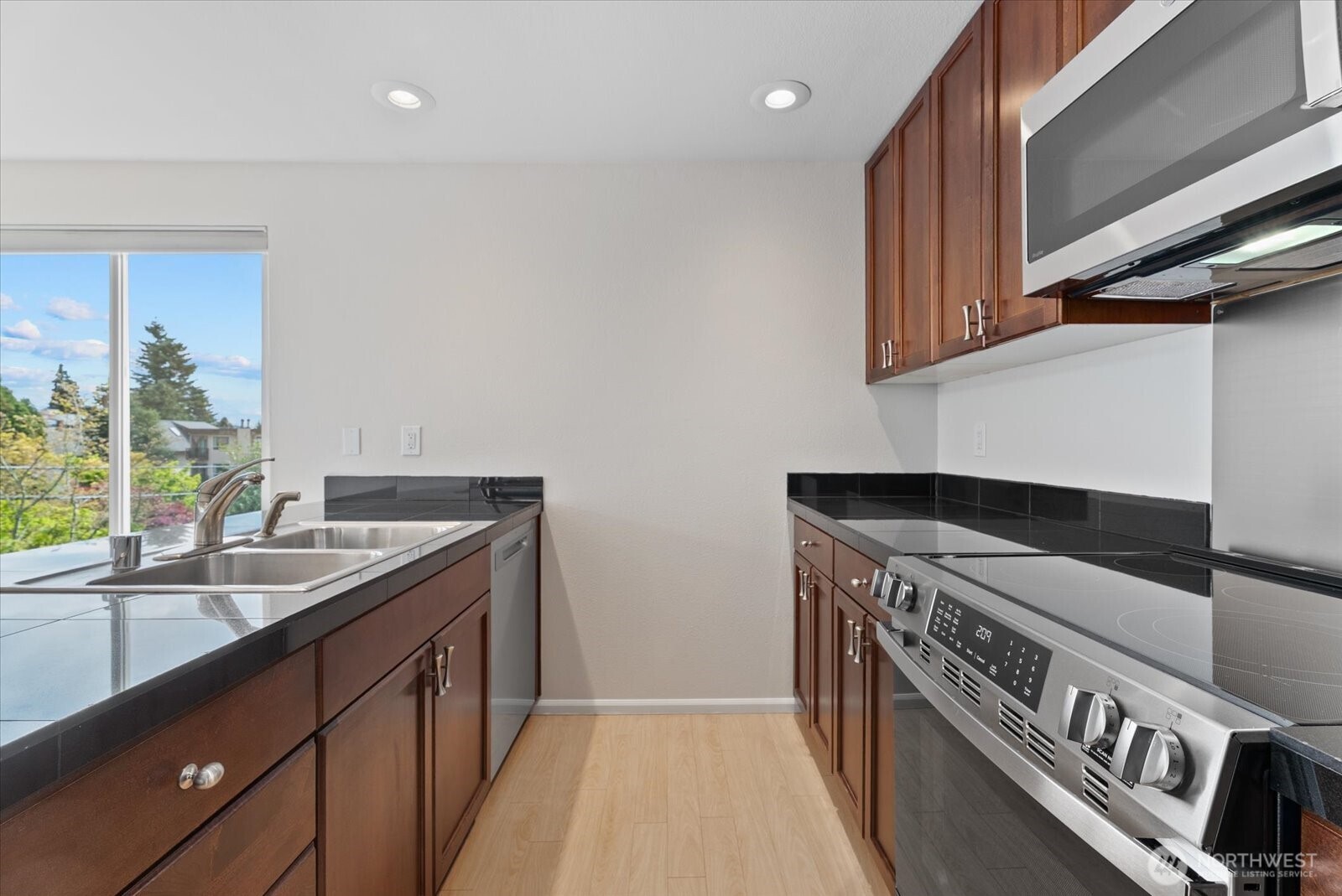 1109 N Allen Place Unit: 205