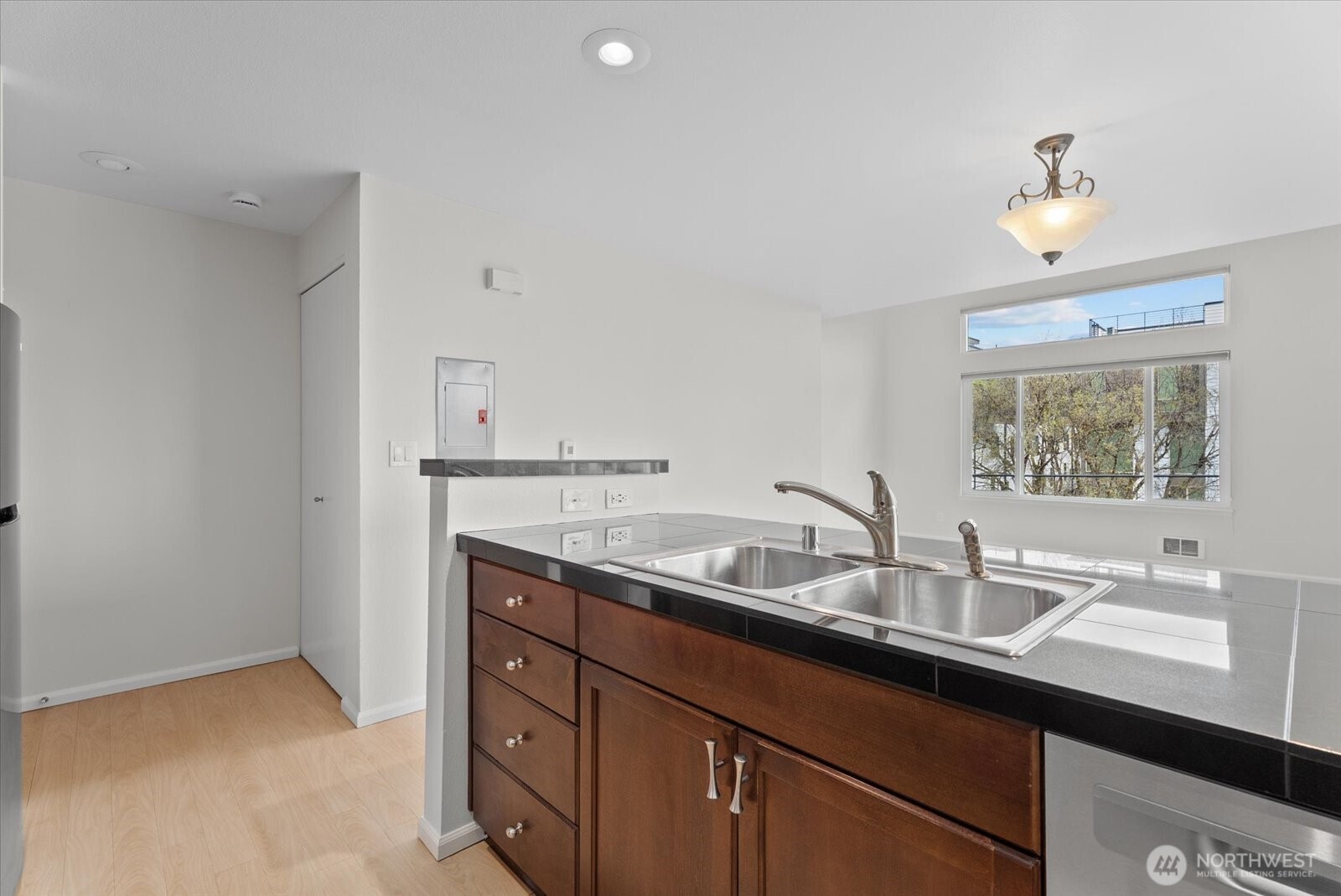 1109 N Allen Place Unit: 205