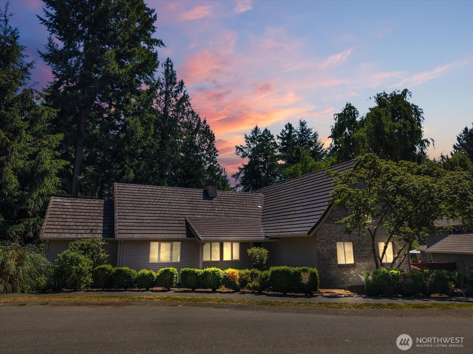 3851 Ambleside Loop NE