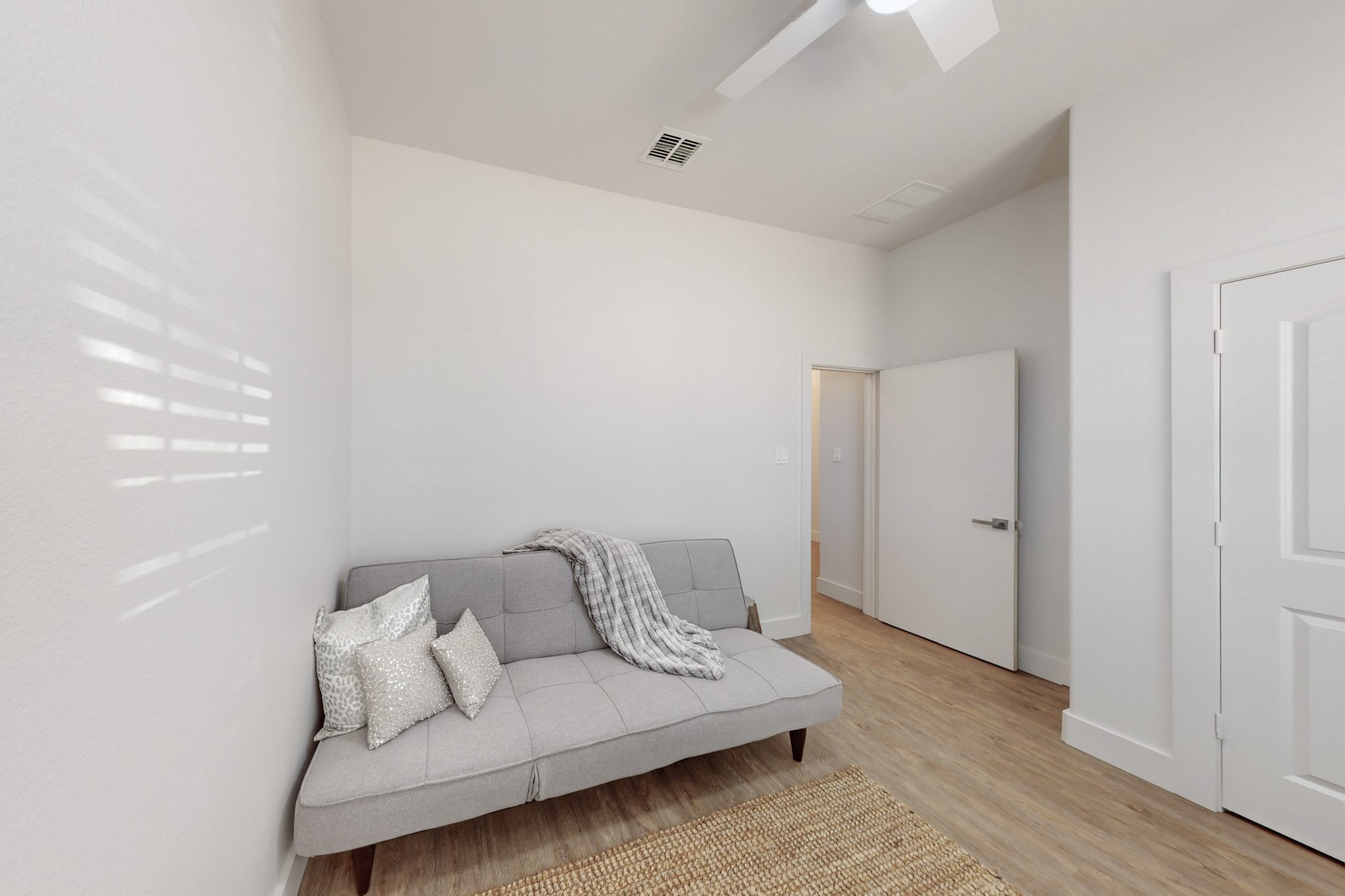 15221 Ringneck Street