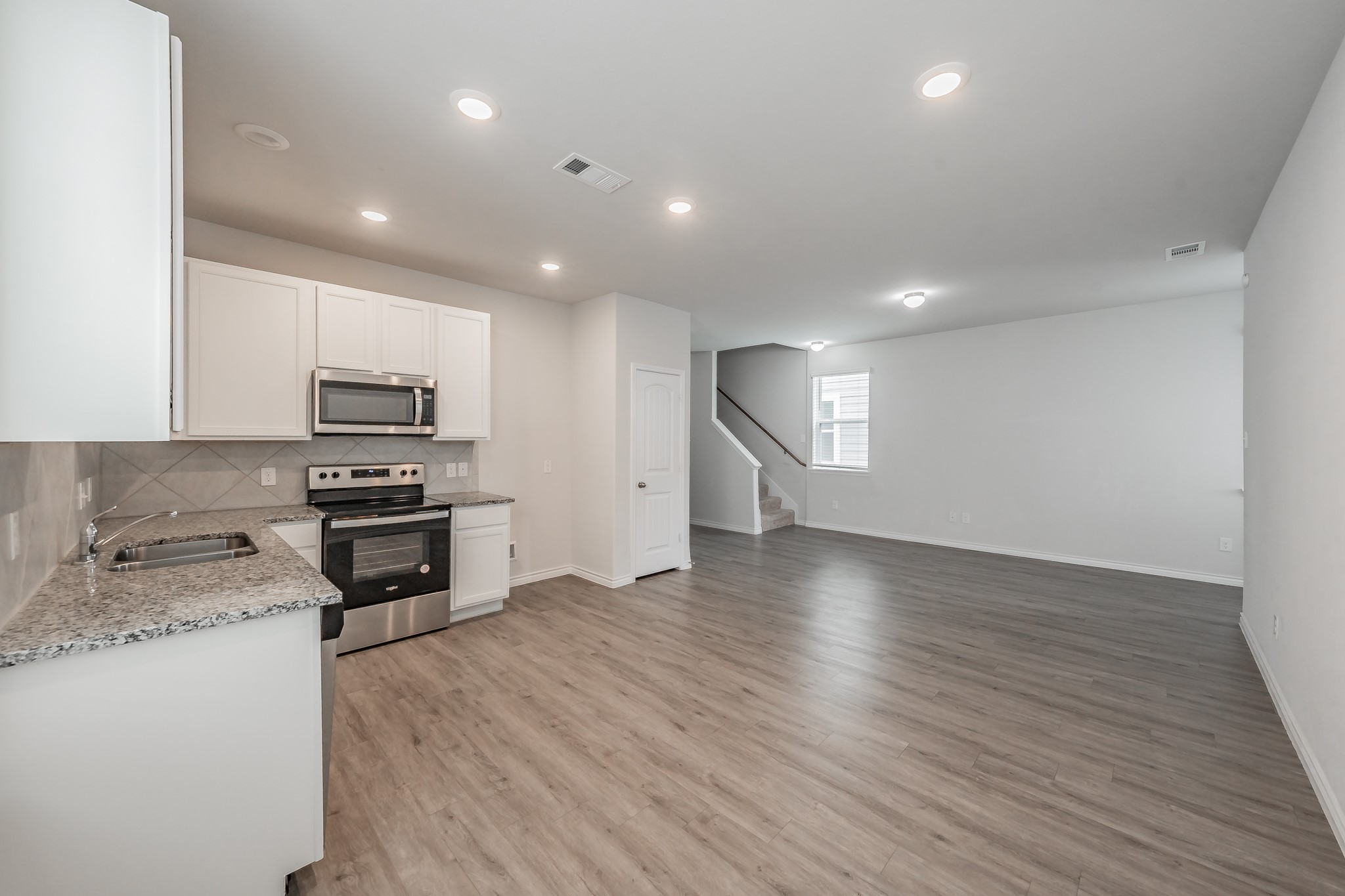 5640 Shore Point Trail