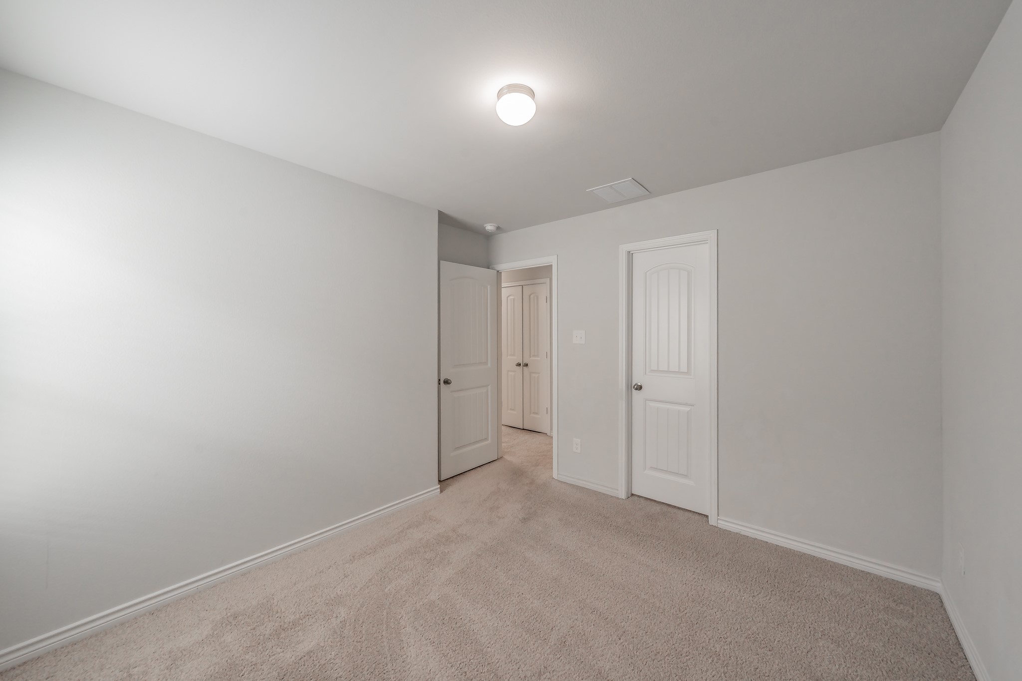 5640 Shore Point Trail