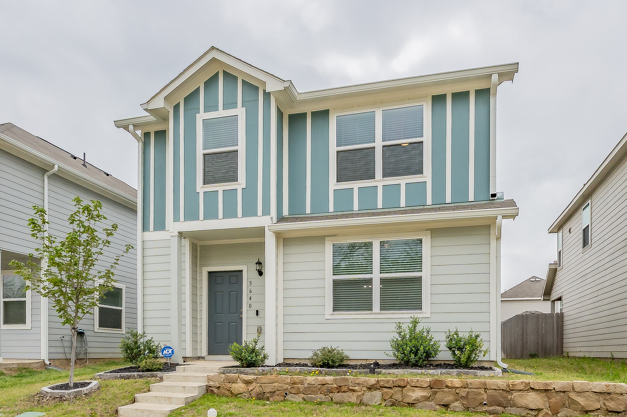 5640 Shore Point Trail