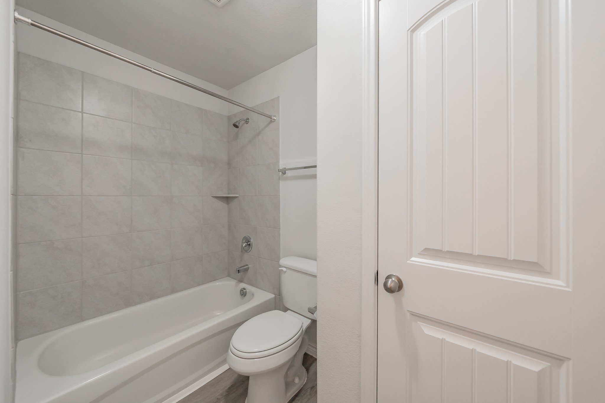 5640 Shore Point Trail