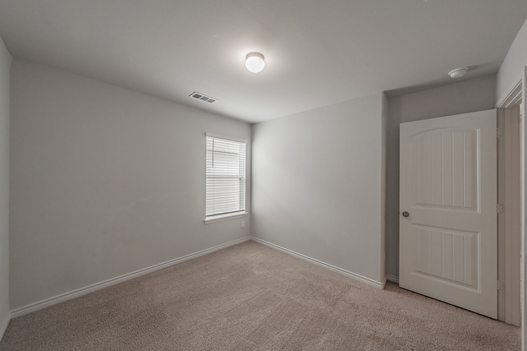 5640 Shore Point Trail