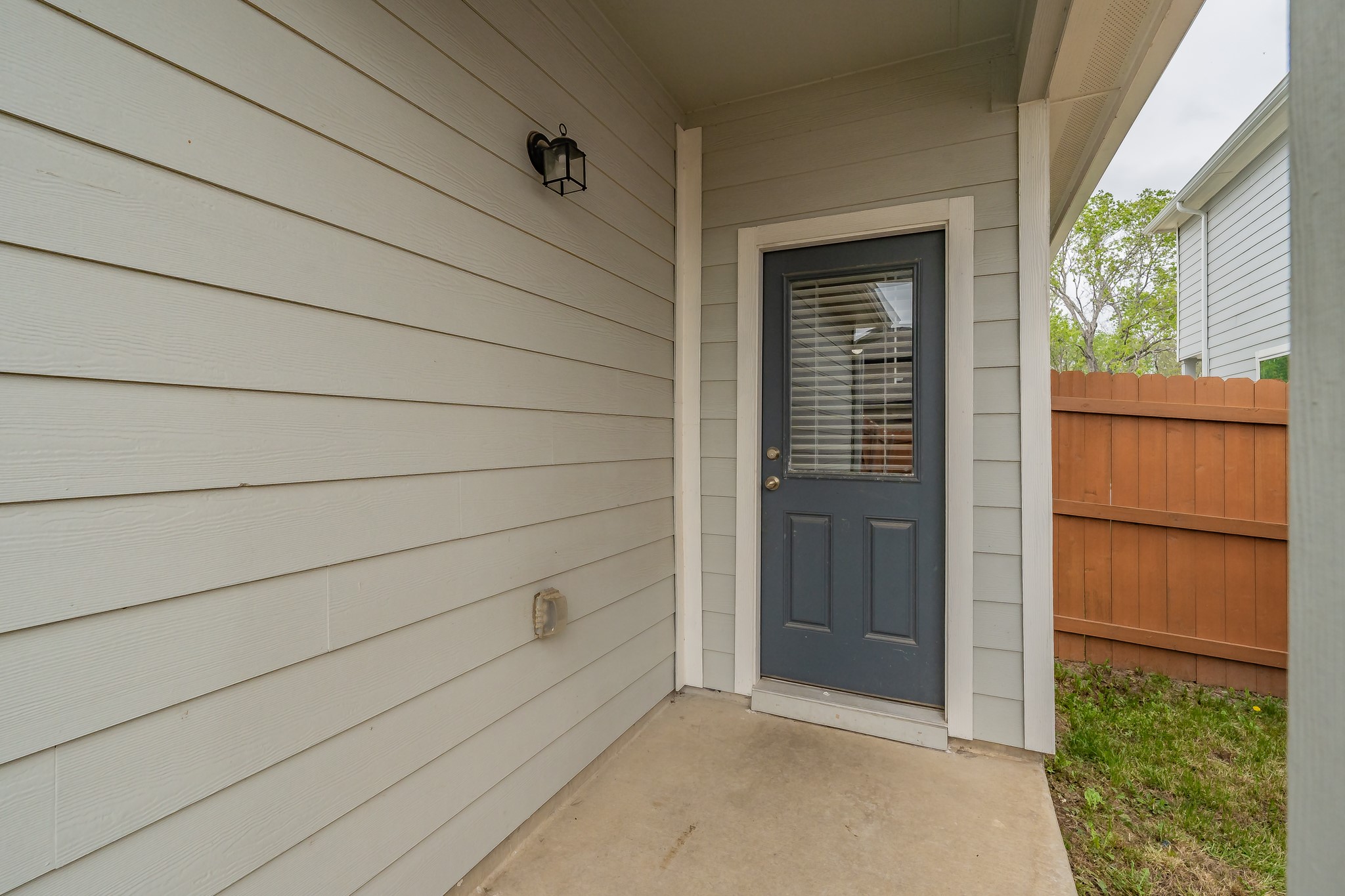 5640 Shore Point Trail