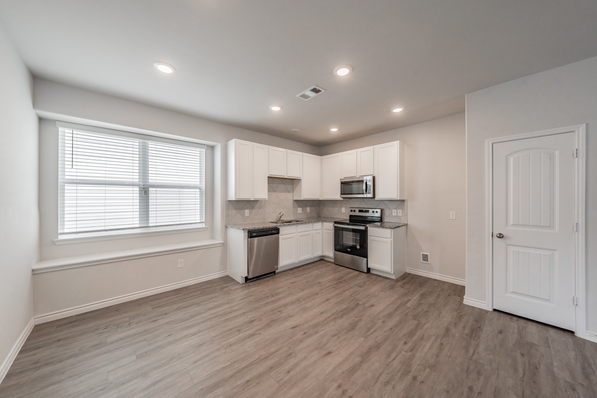 5640 Shore Point Trail