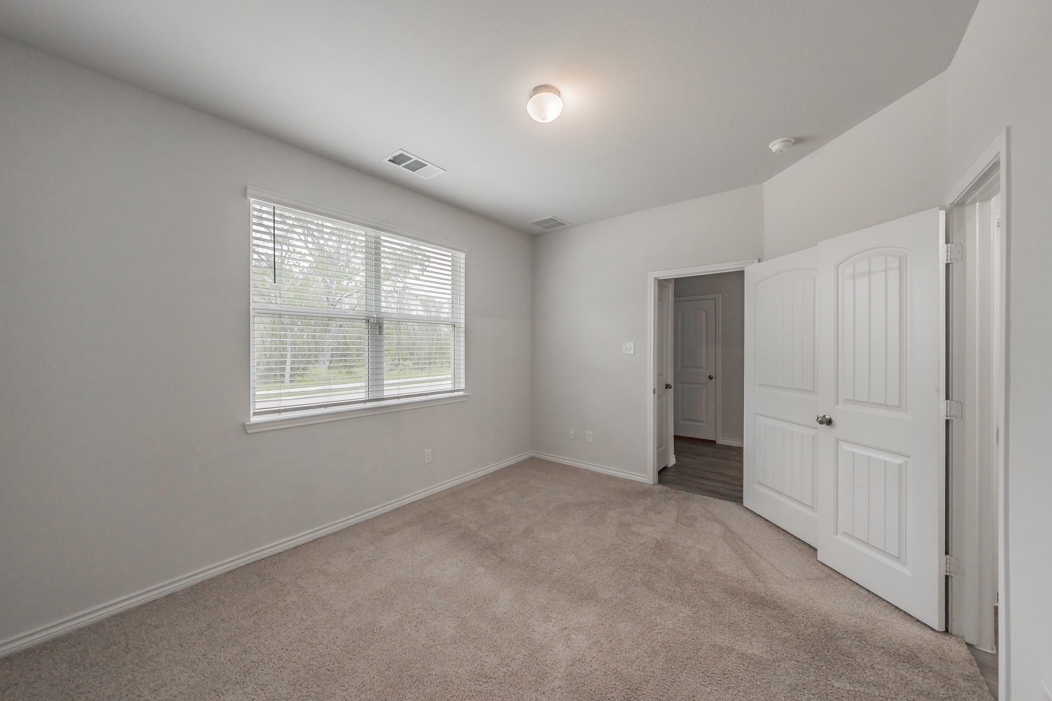 5640 Shore Point Trail