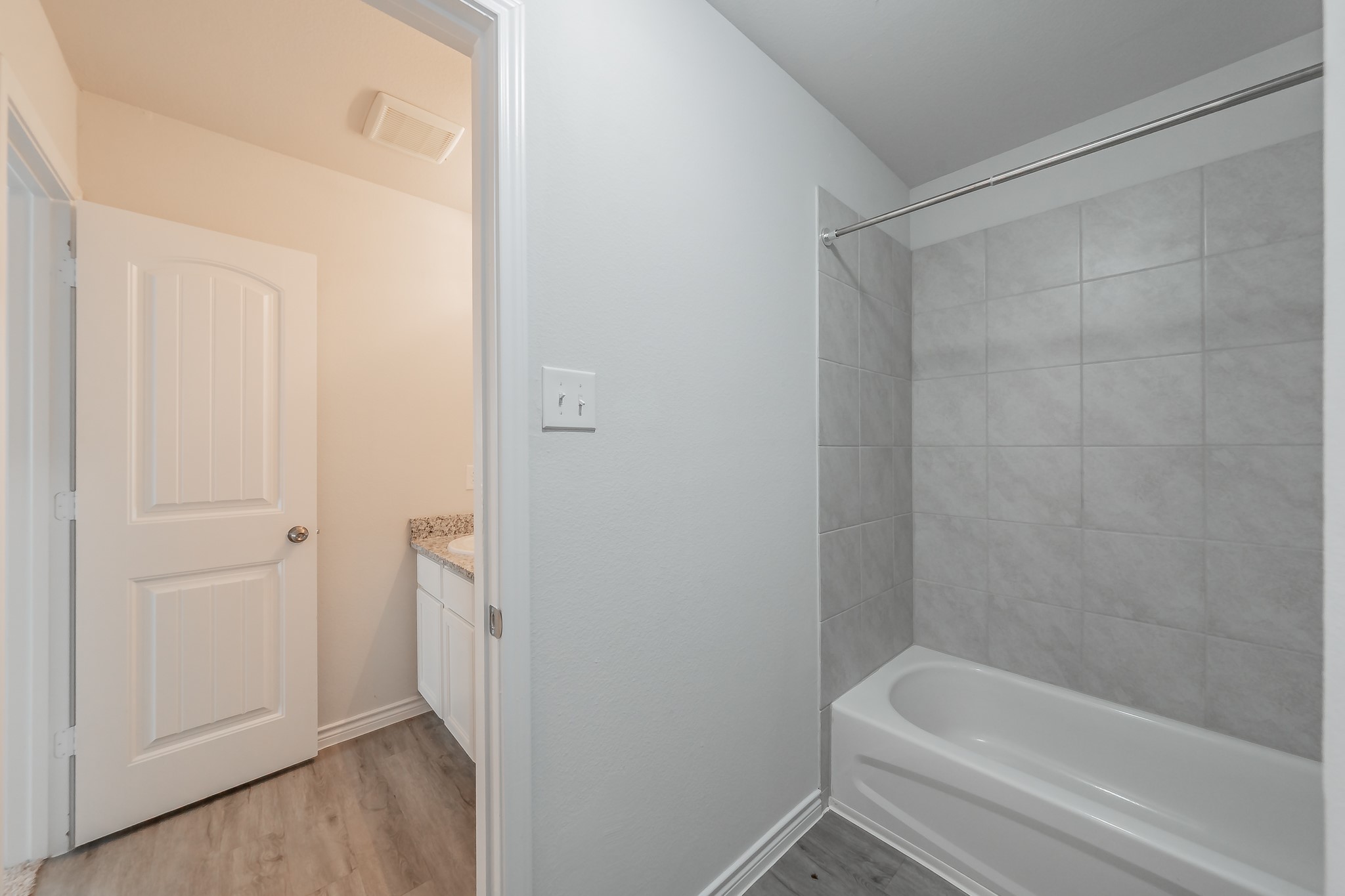 5640 Shore Point Trail