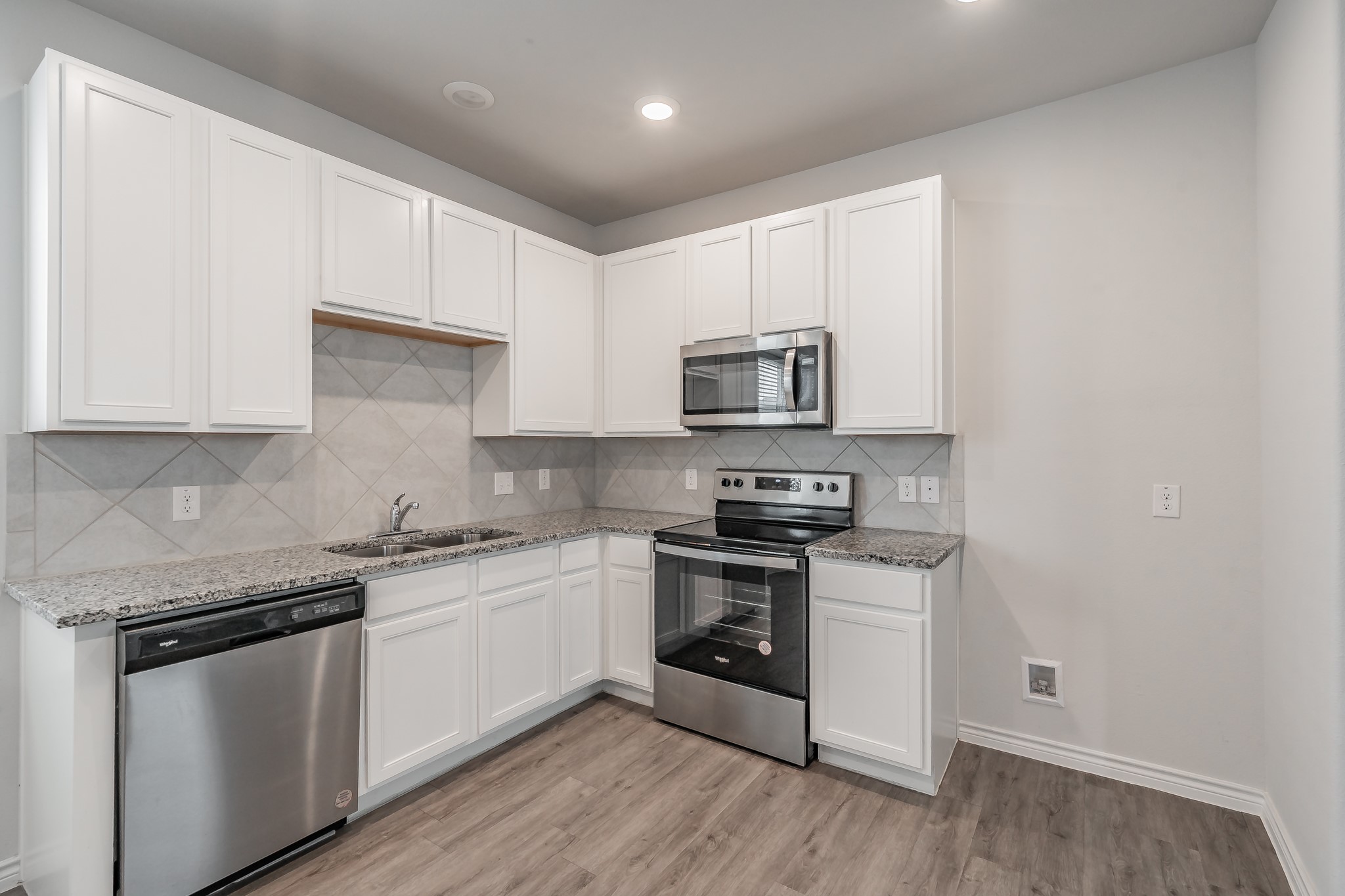 5640 Shore Point Trail