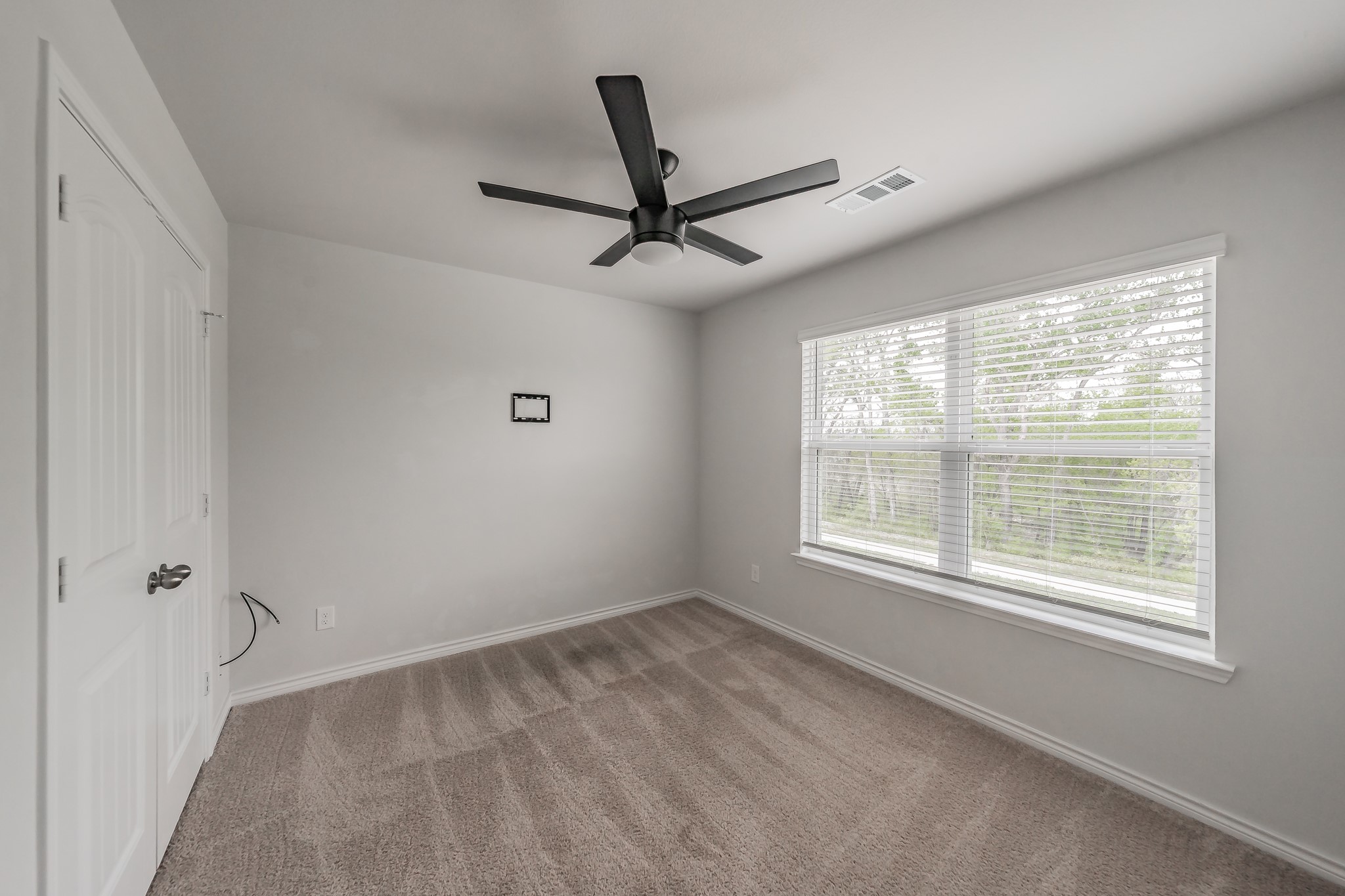 5640 Shore Point Trail