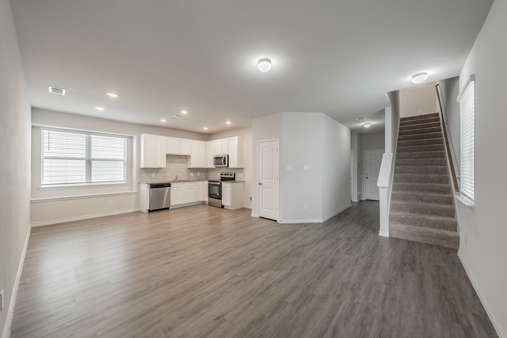 5640 Shore Point Trail