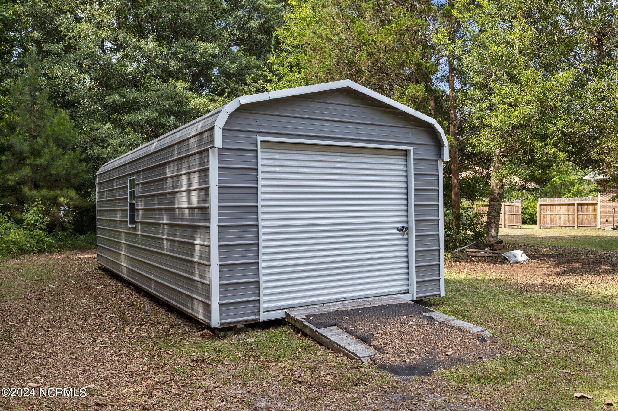 2313 N Lakeview Drive