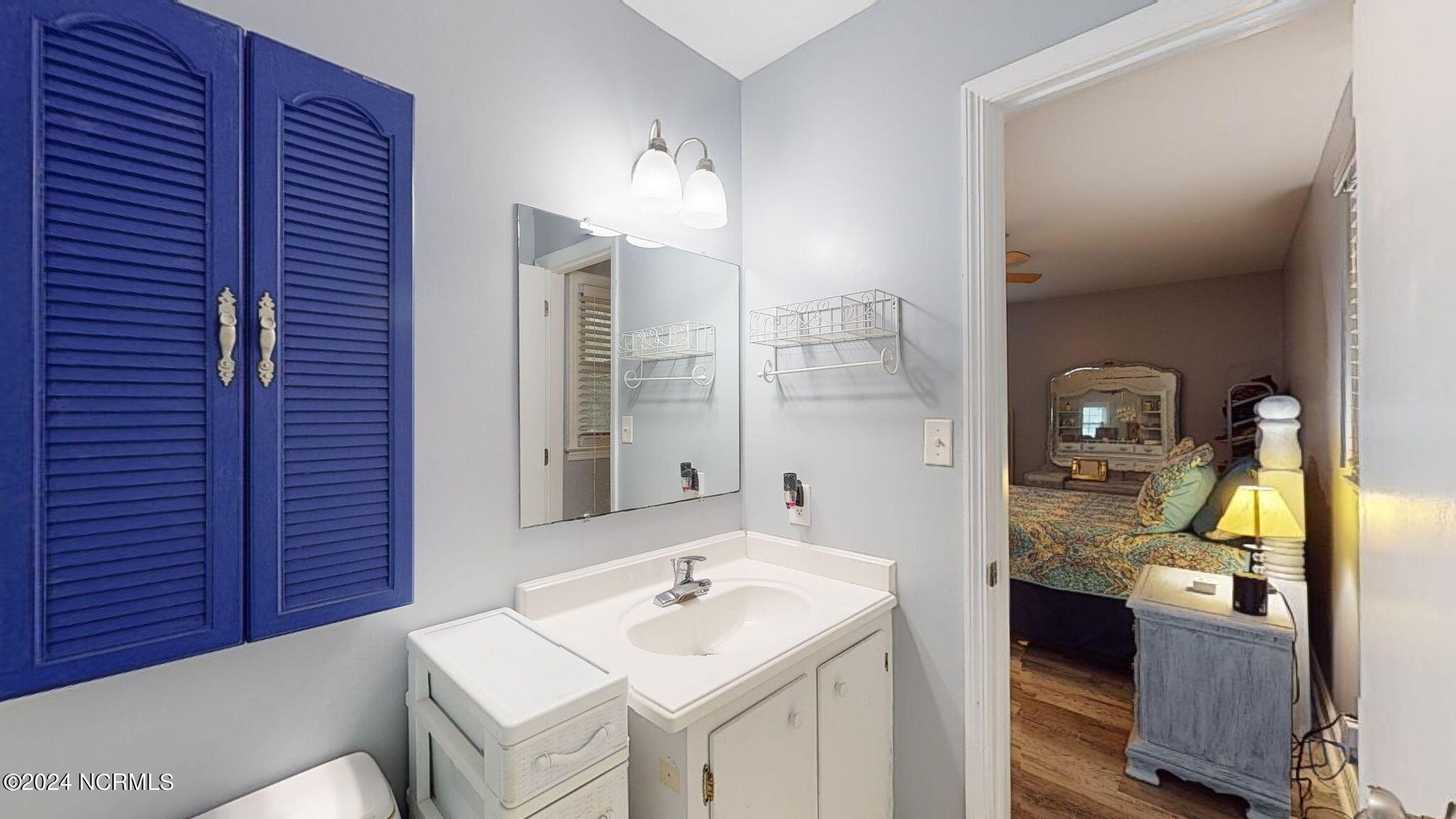 2313 N Lakeview Drive