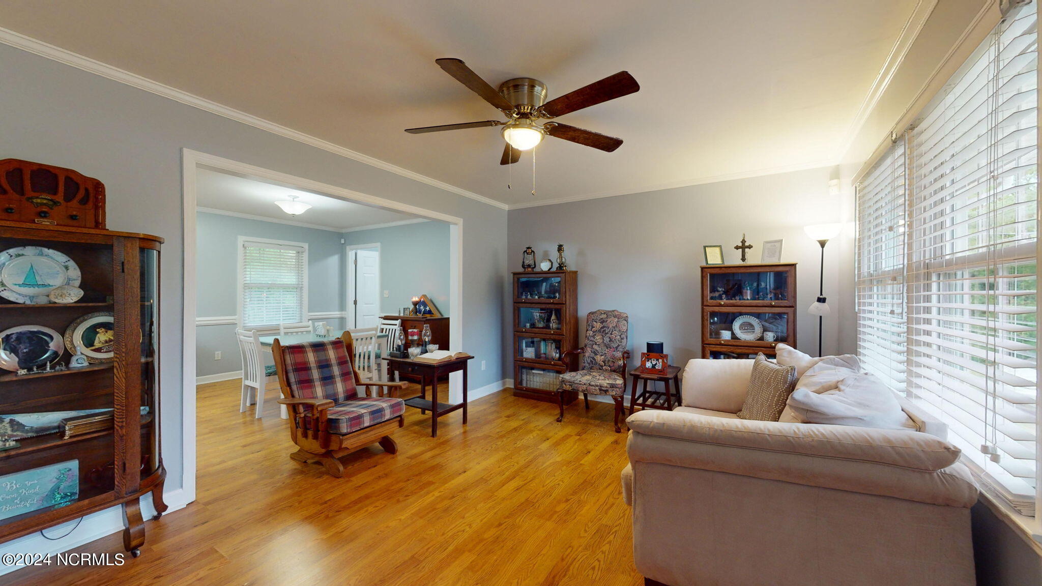 2313 N Lakeview Drive