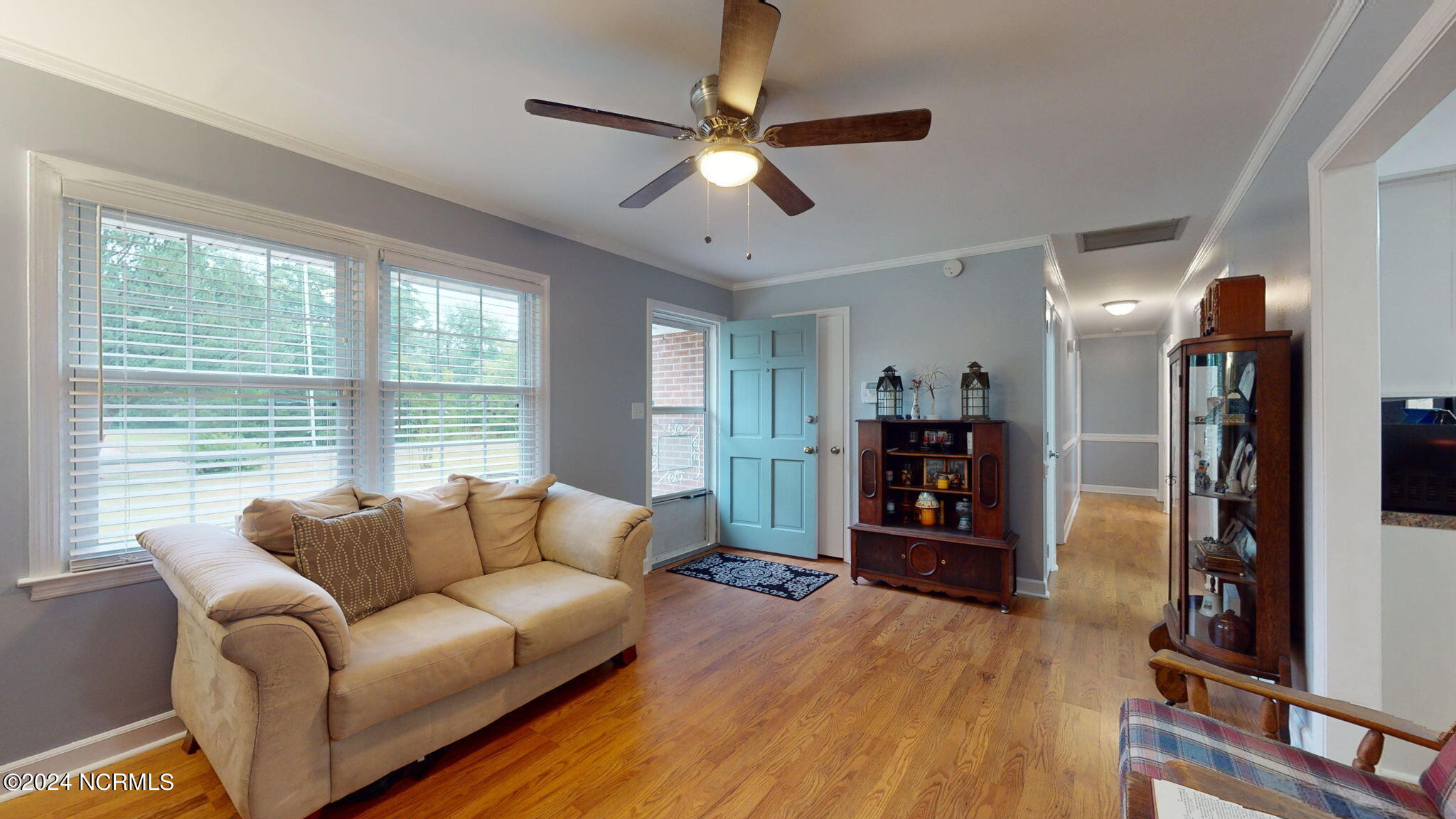 2313 N Lakeview Drive