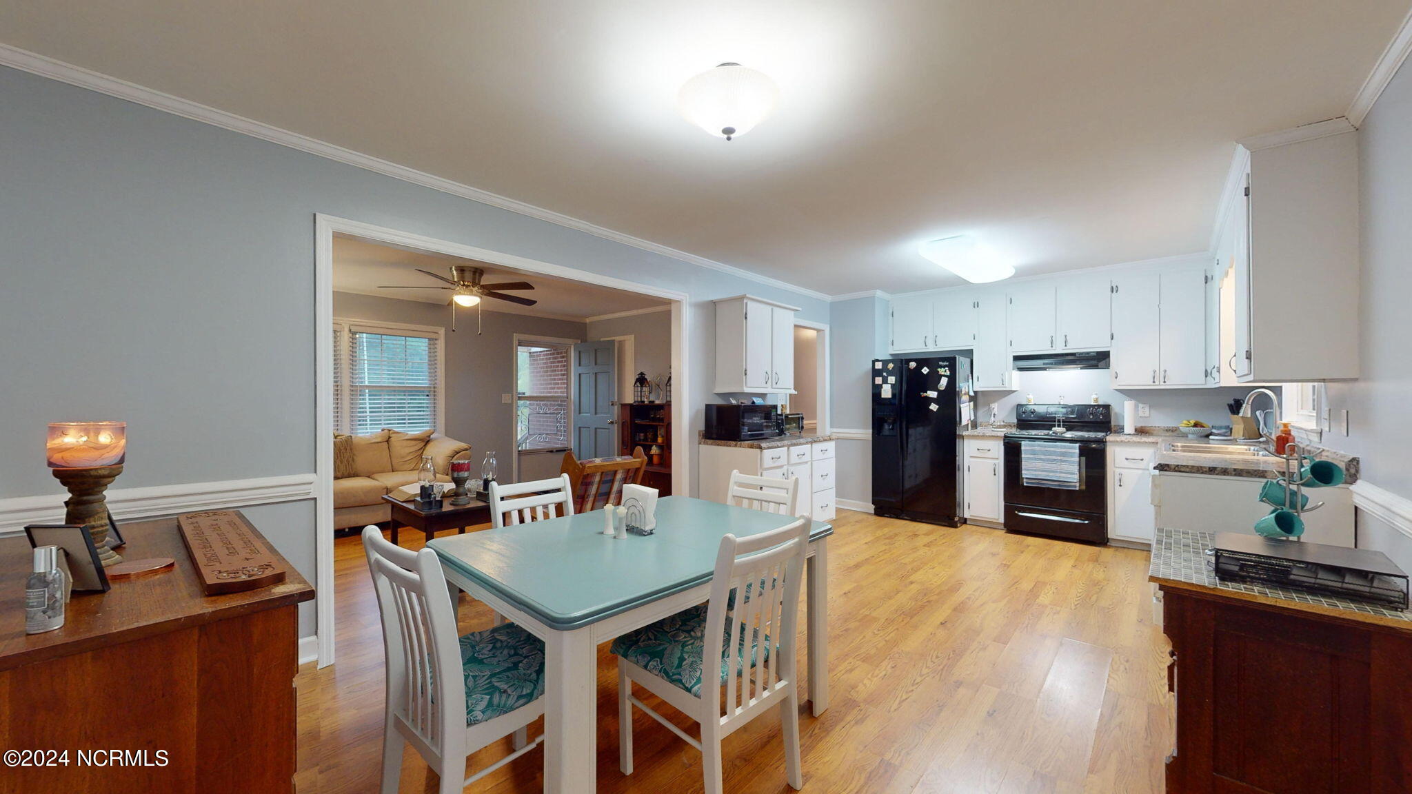 2313 N Lakeview Drive