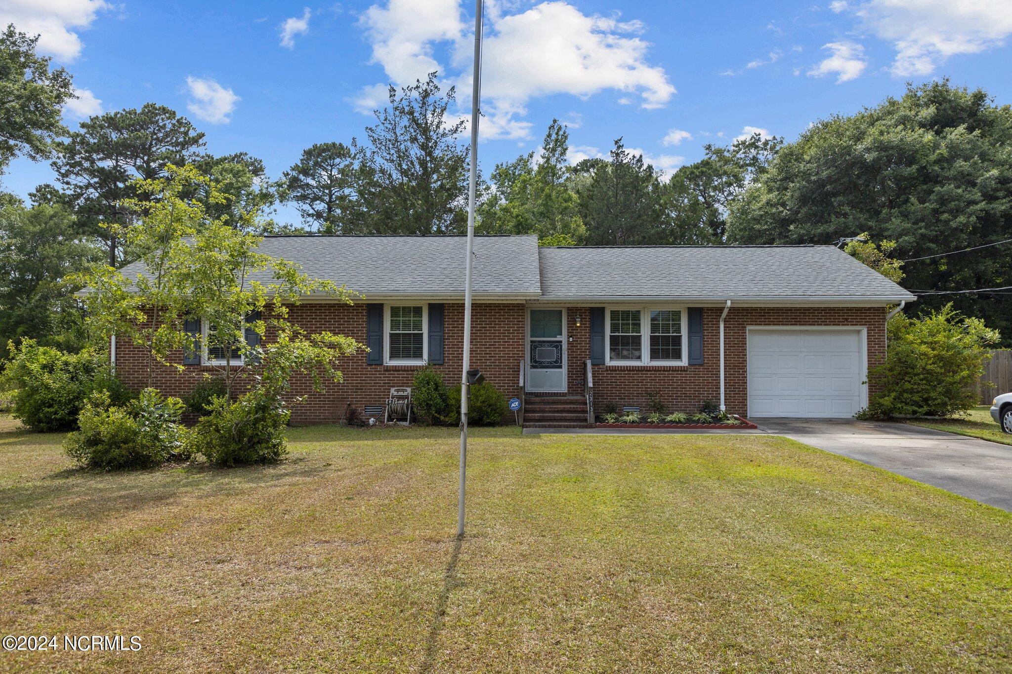 2313 N Lakeview Drive