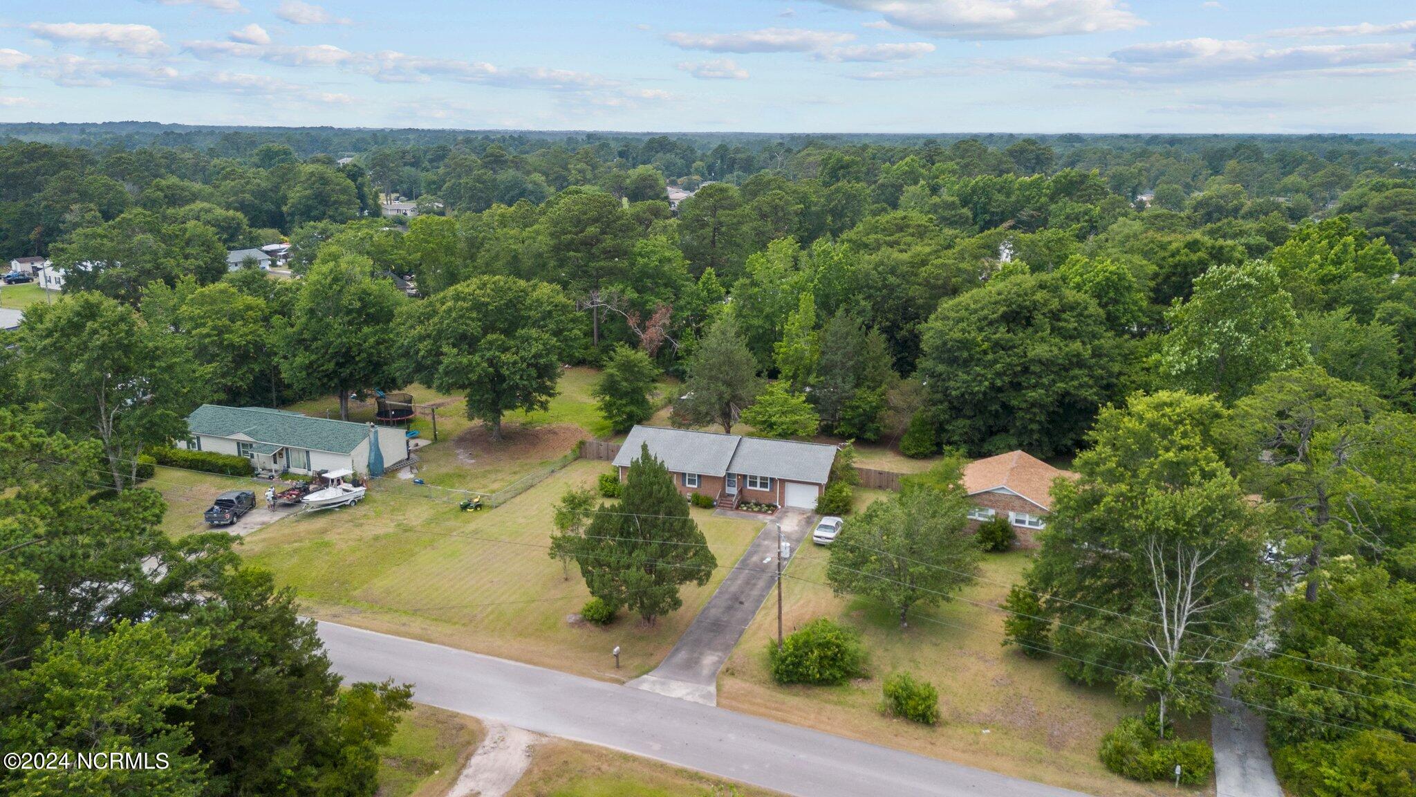 2313 N Lakeview Drive