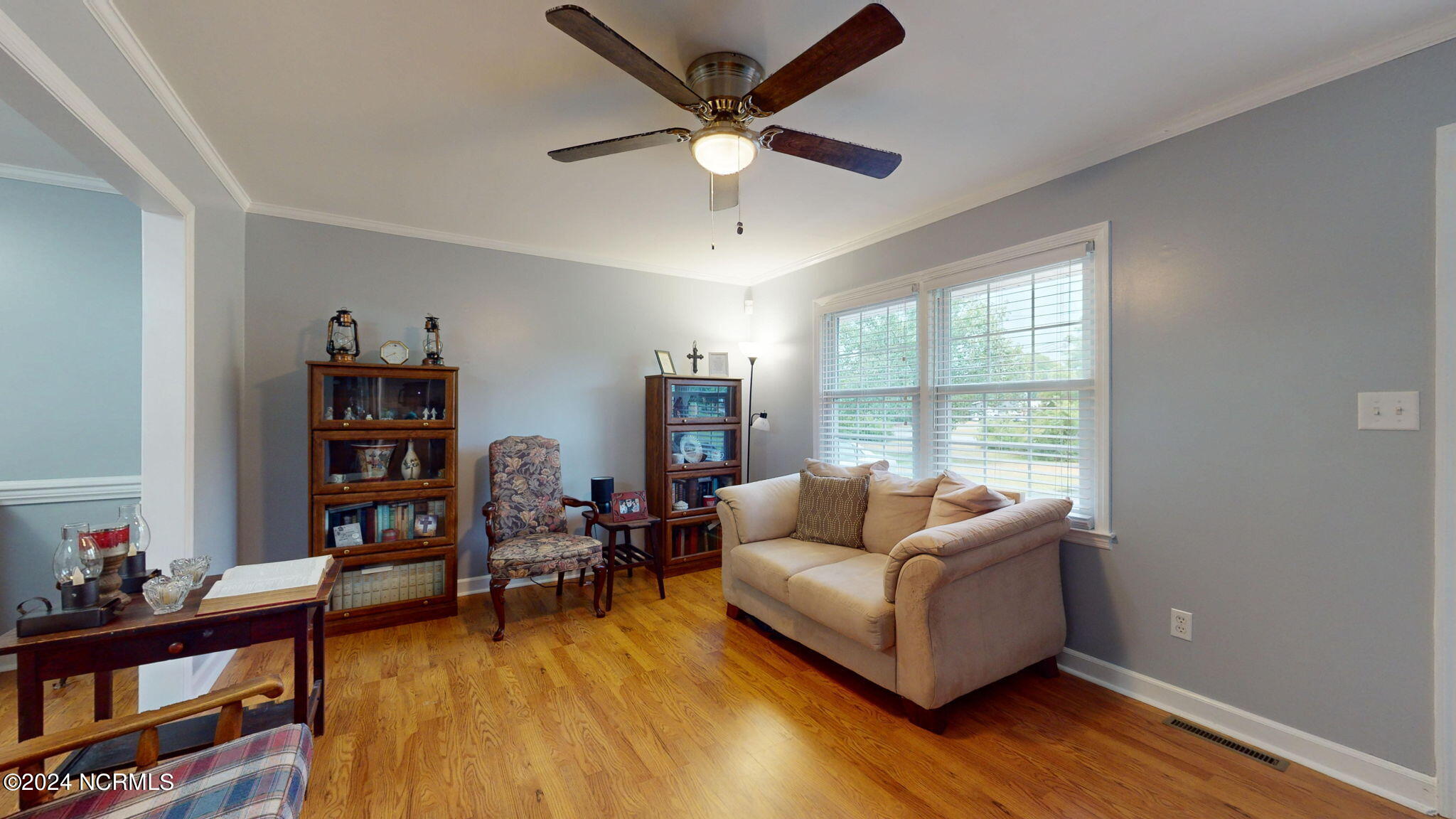 2313 N Lakeview Drive