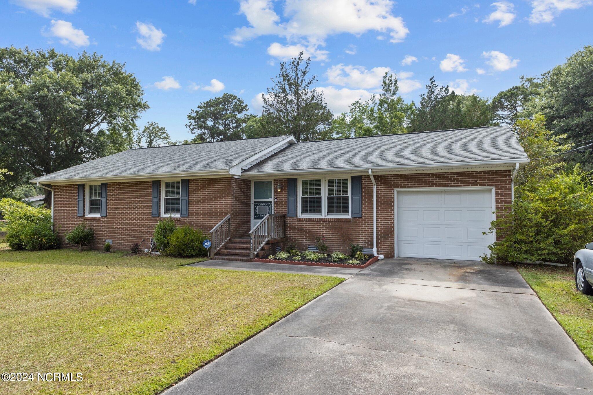 2313 N Lakeview Drive