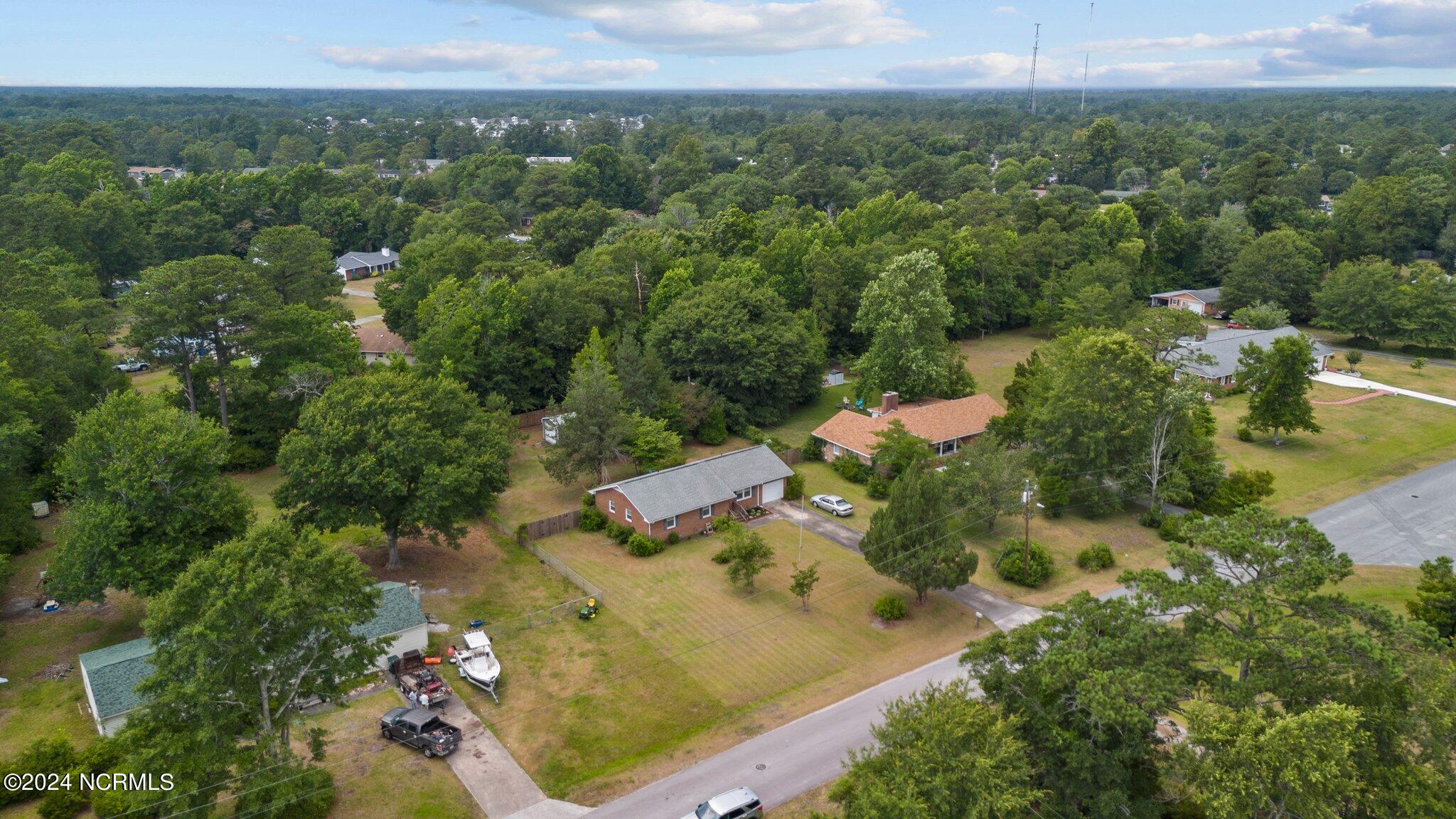 2313 N Lakeview Drive