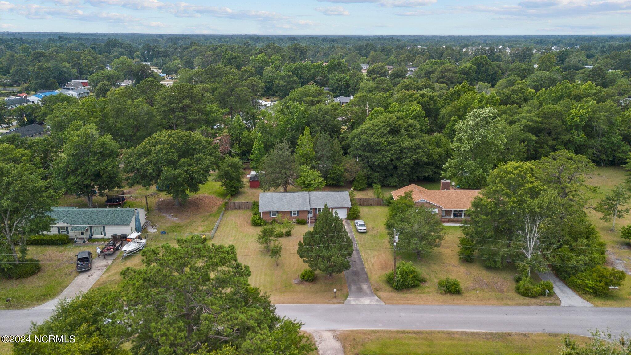 2313 N Lakeview Drive