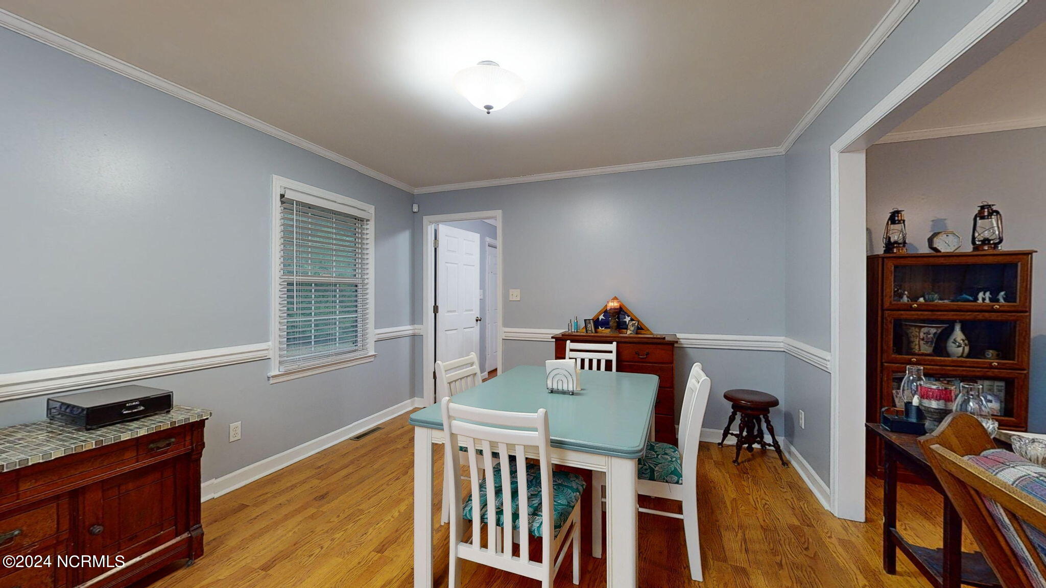 2313 N Lakeview Drive