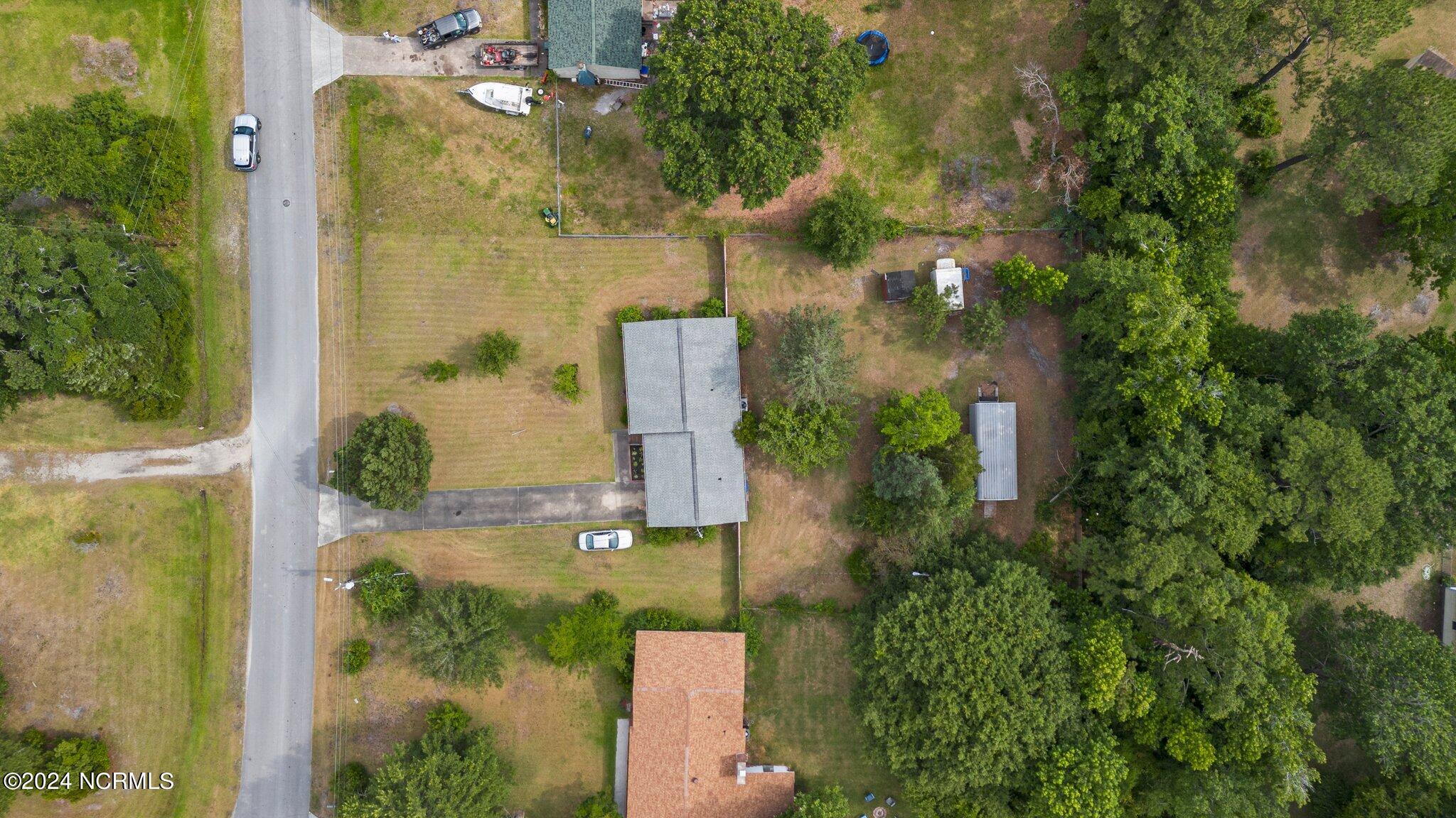 2313 N Lakeview Drive