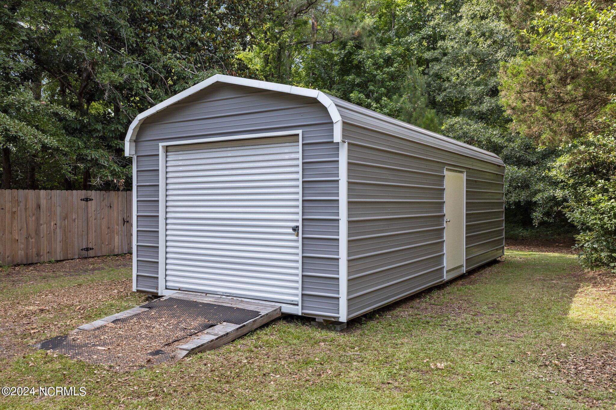 2313 N Lakeview Drive