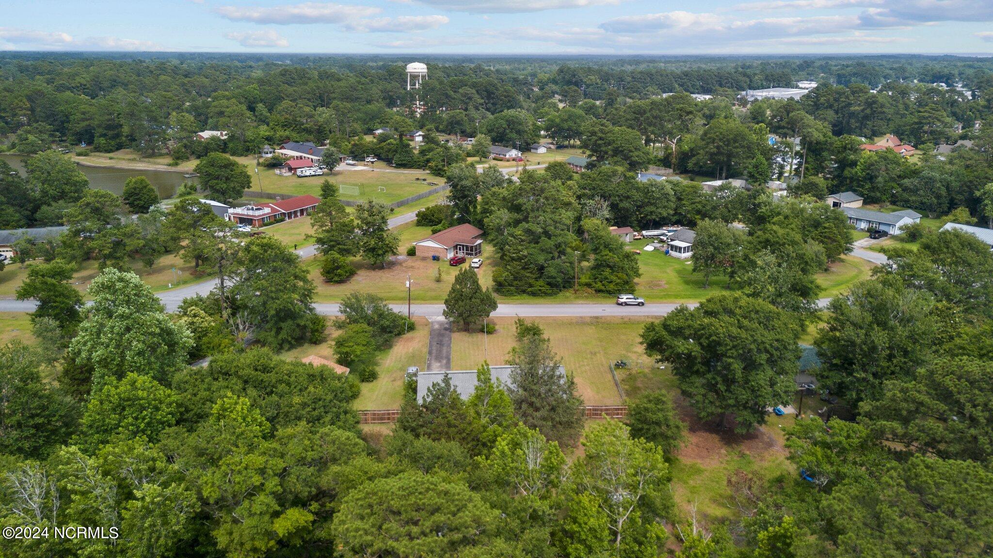 2313 N Lakeview Drive