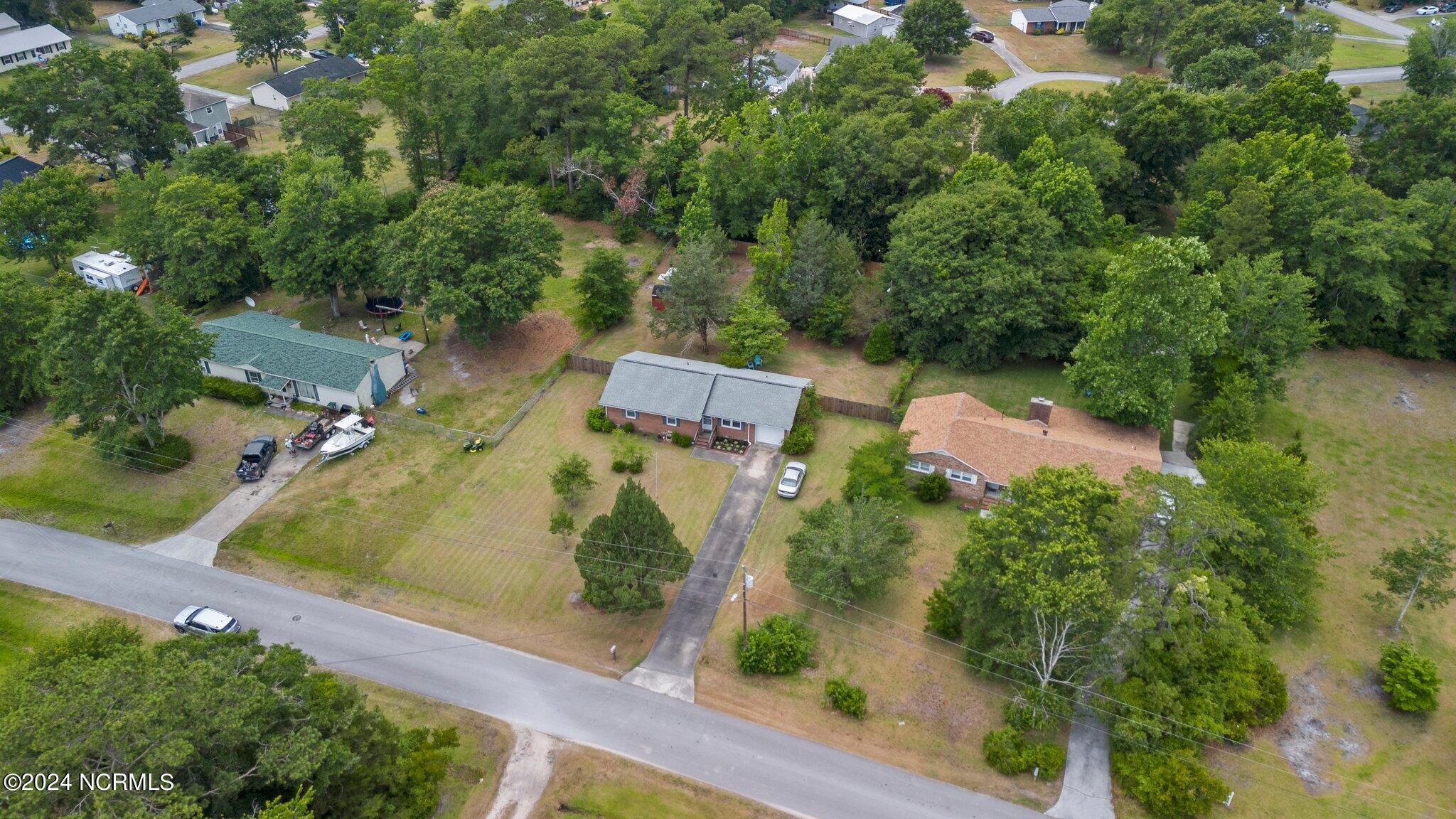 2313 N Lakeview Drive