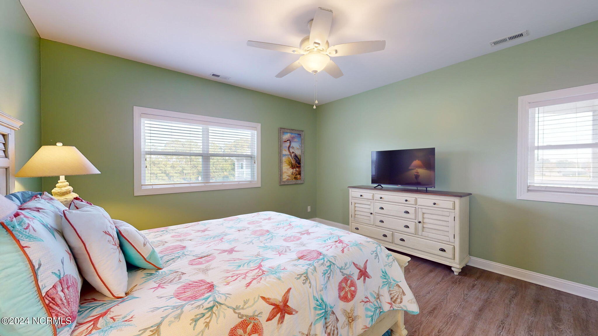 402 Penny Lane, L