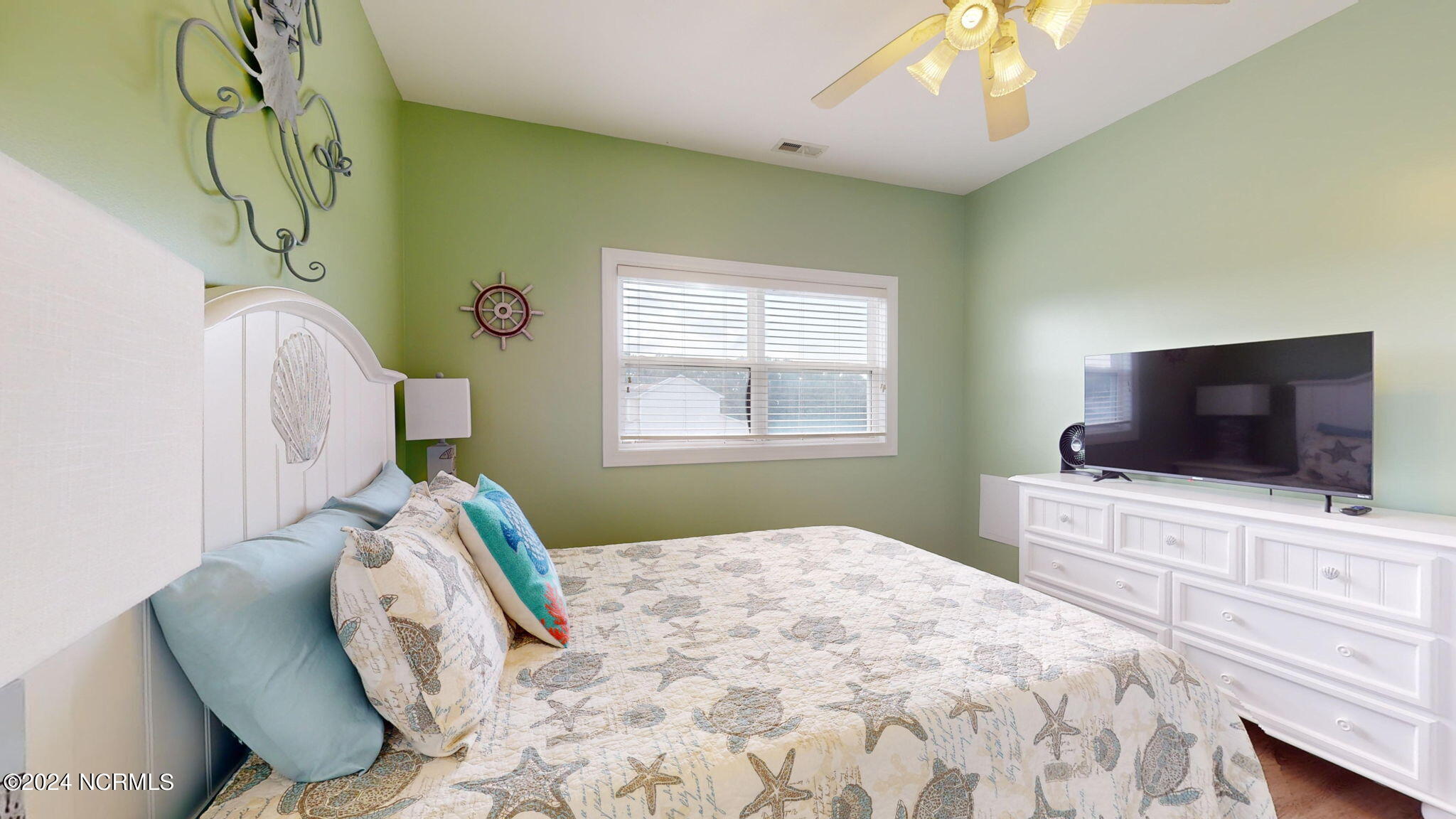 402 Penny Lane, L