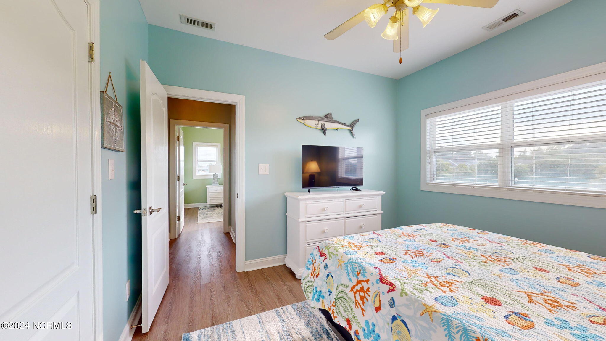 402 Penny Lane, L